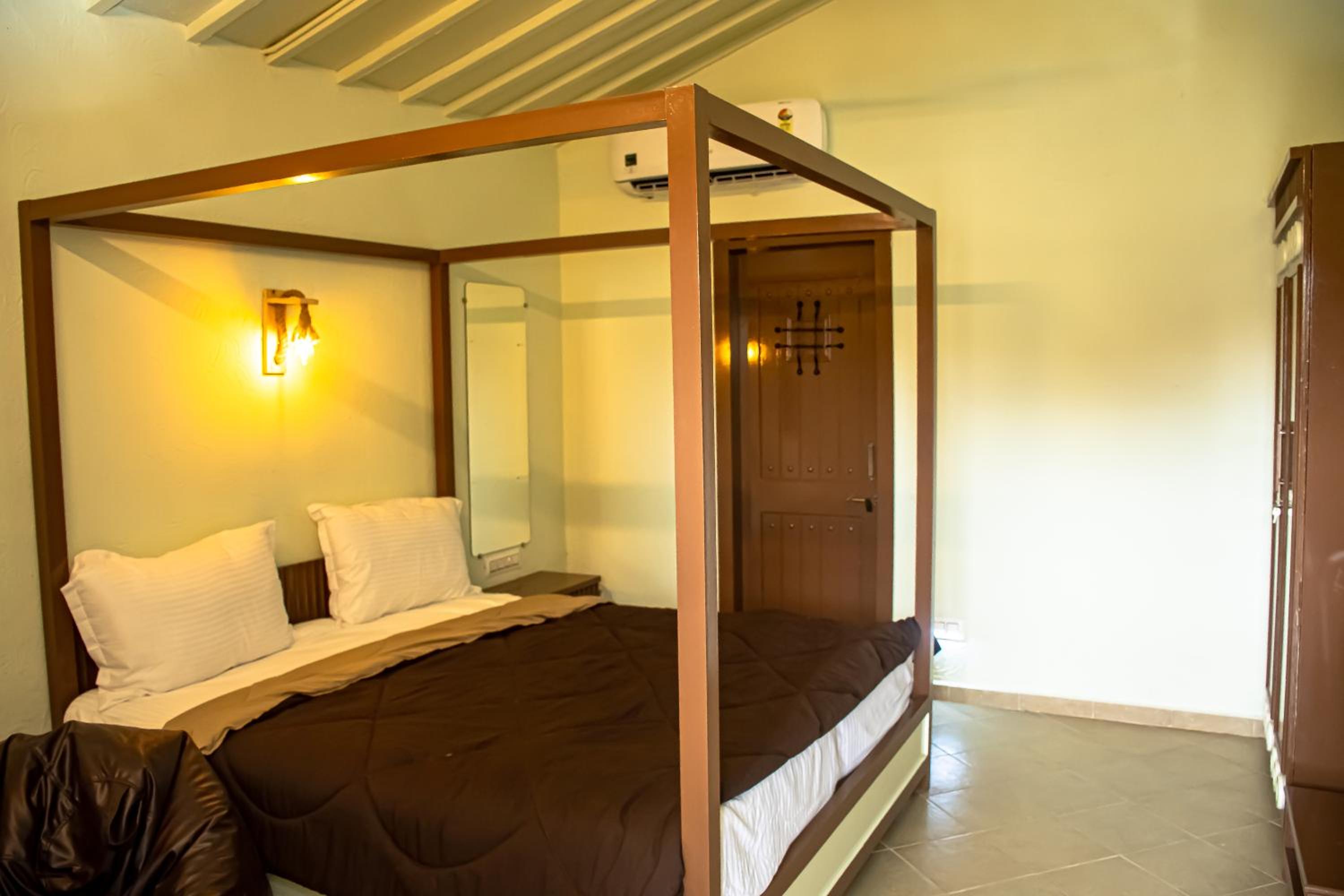 Double Room with Pool View photo 3
