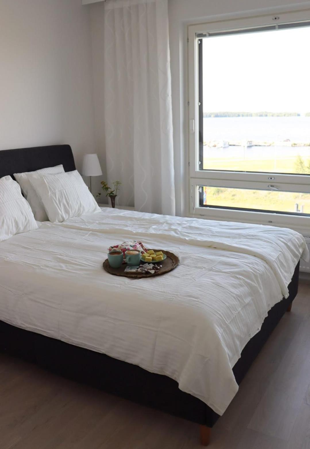 One-Bedroom Apartment - Photo 2