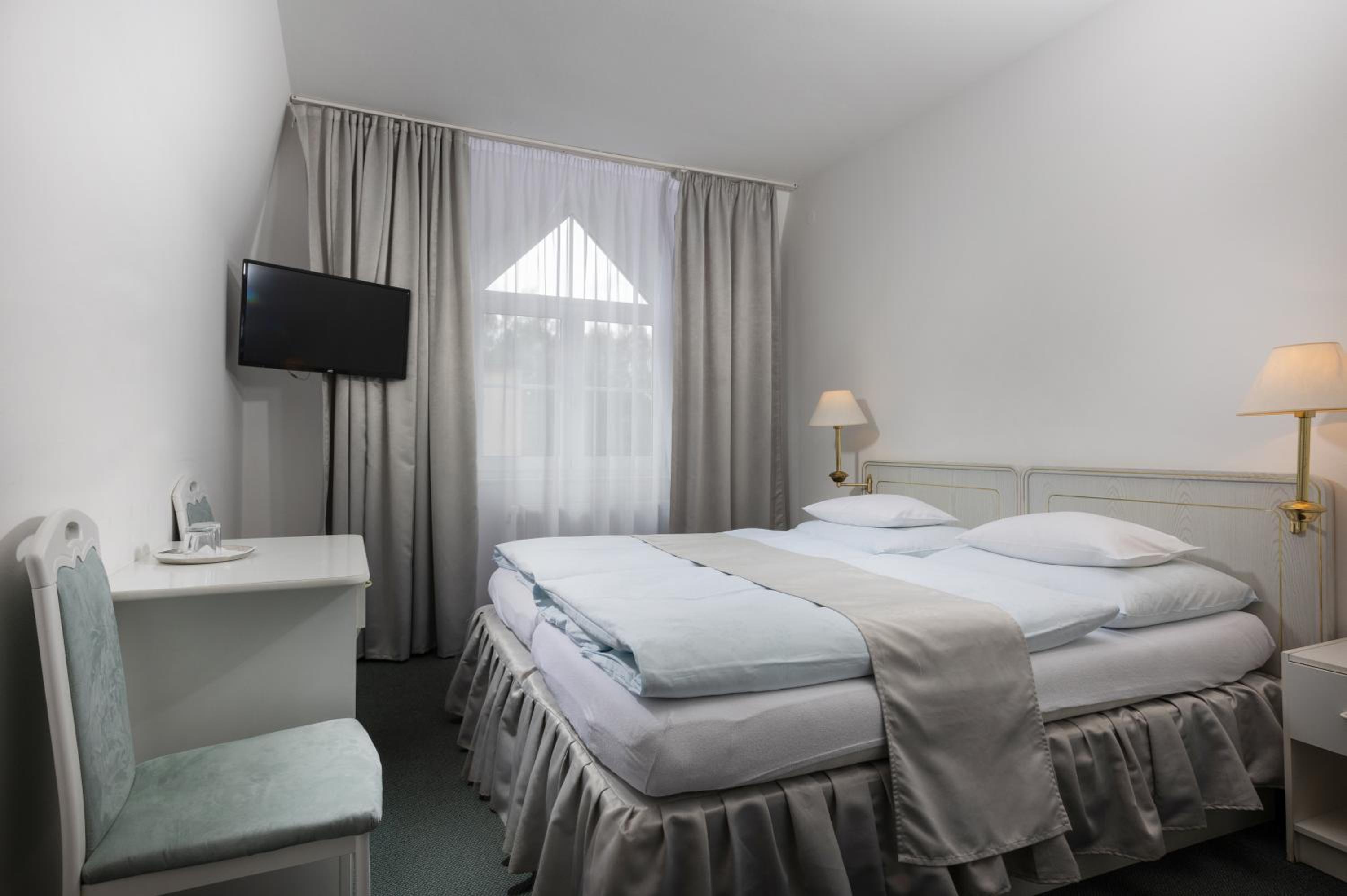 Double or Twin Room - Photo 2