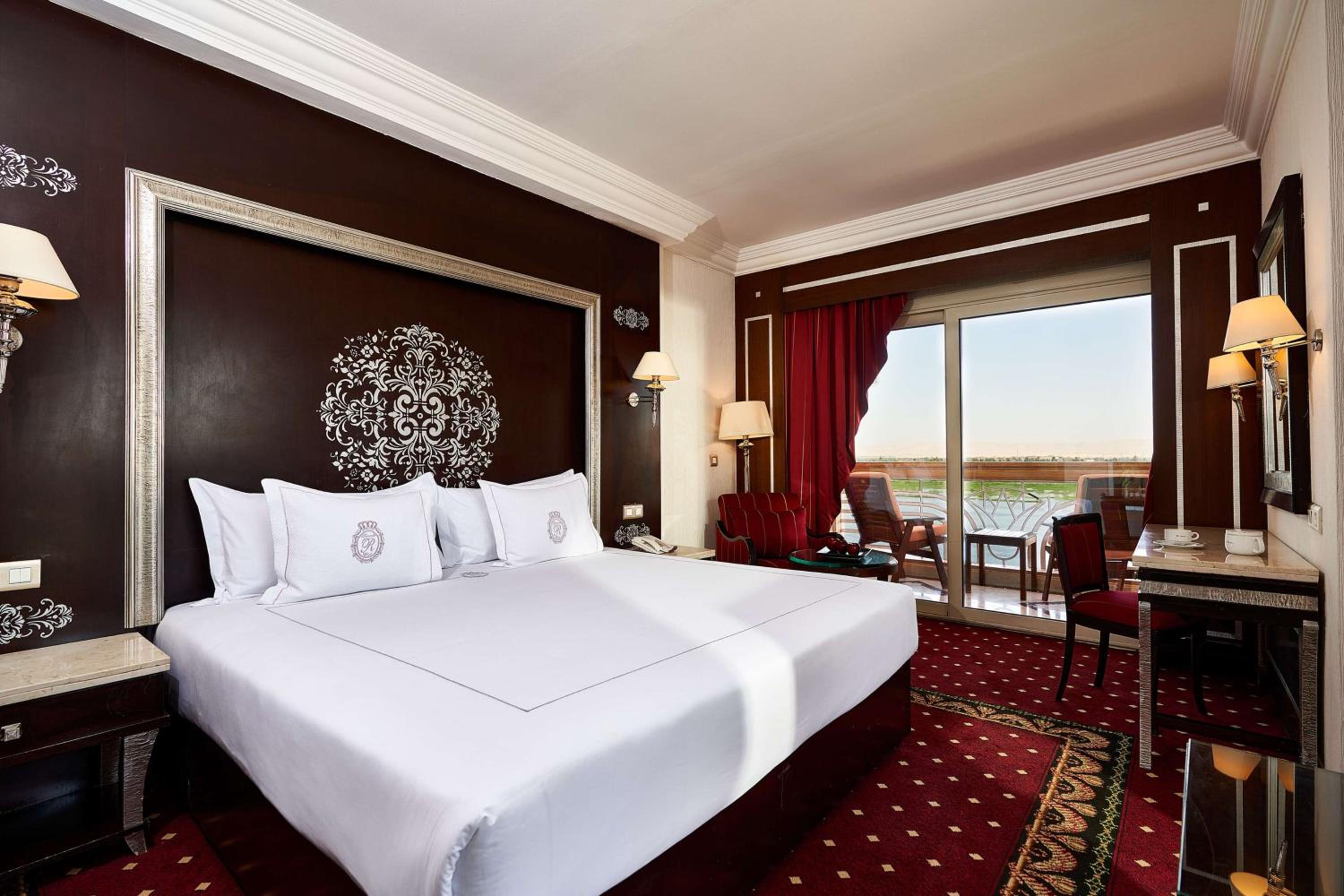 Ambassador Suite Direct Front Nile View thumbnail 5