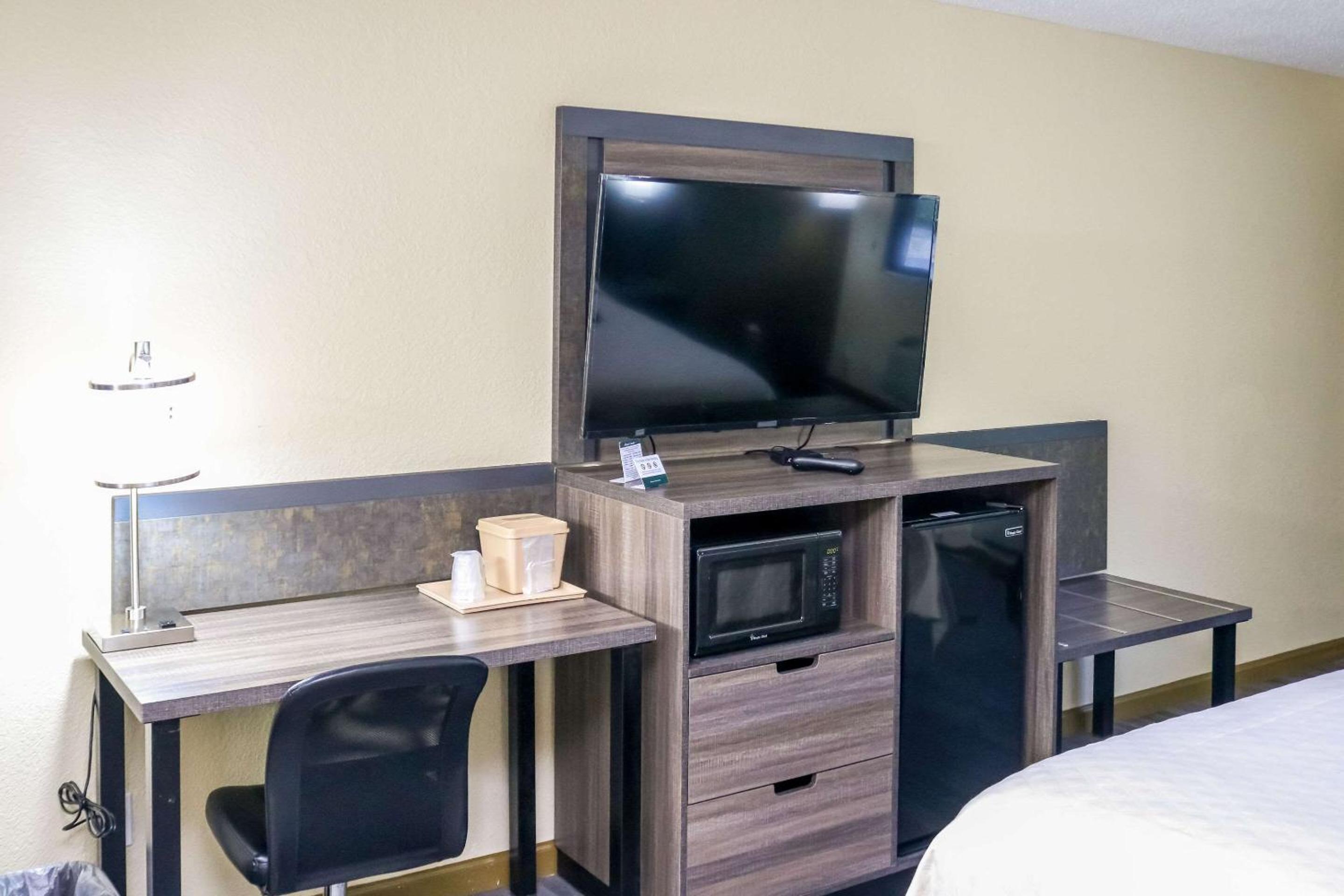 Standard King Room - Non Smoking - Photo 9