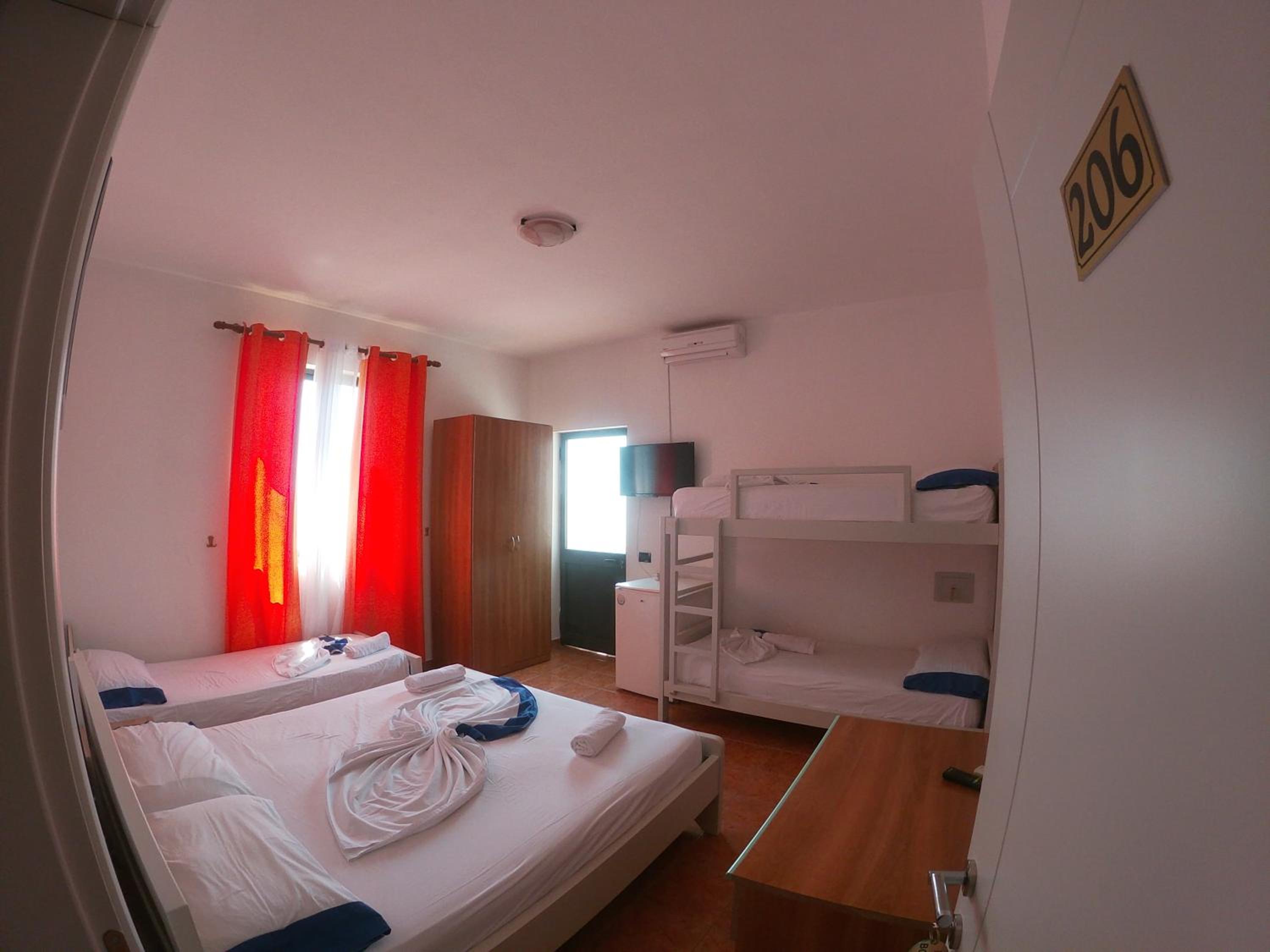 Family Room with Private Bathroom photo 1