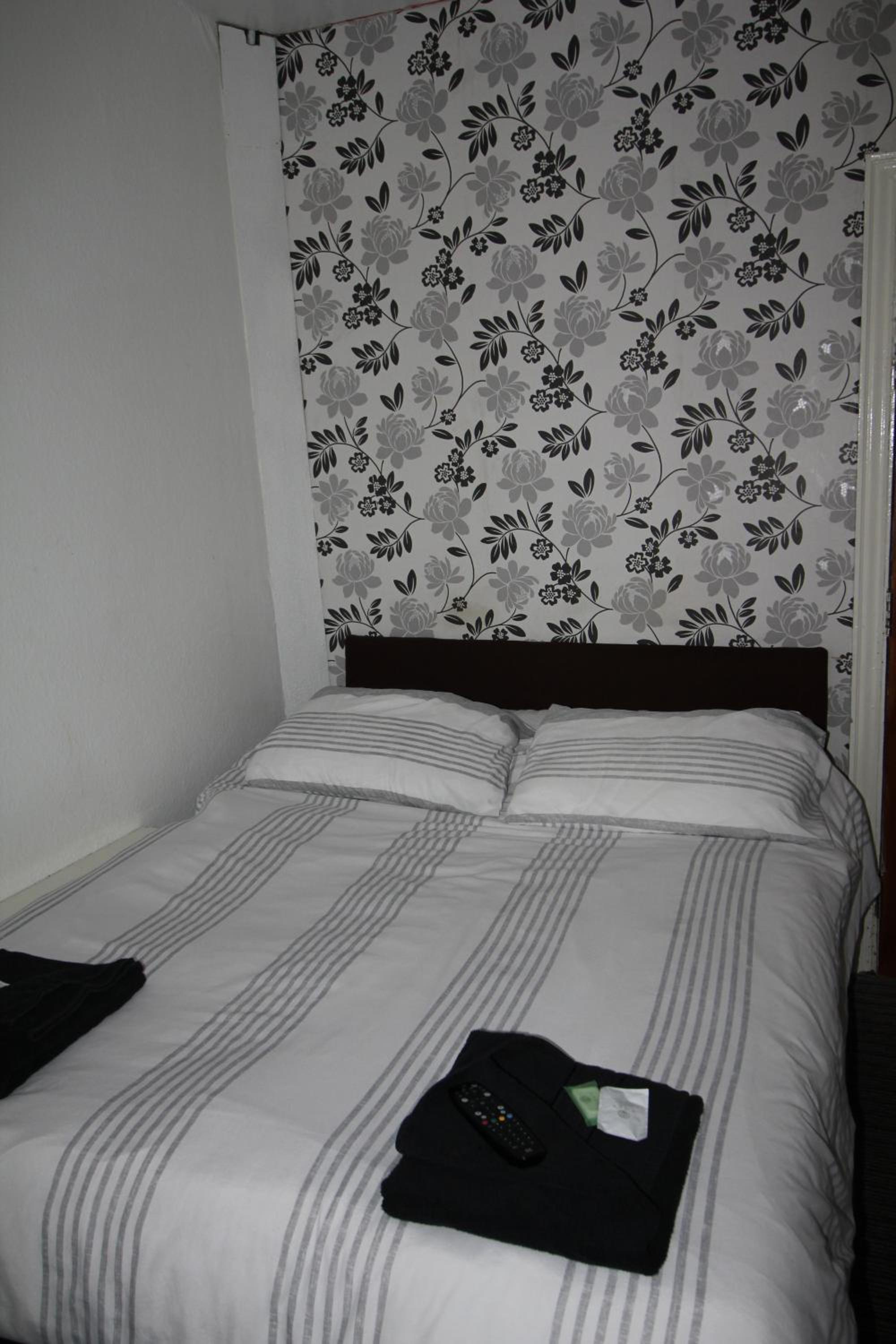 Standard Double Room - Photo 1