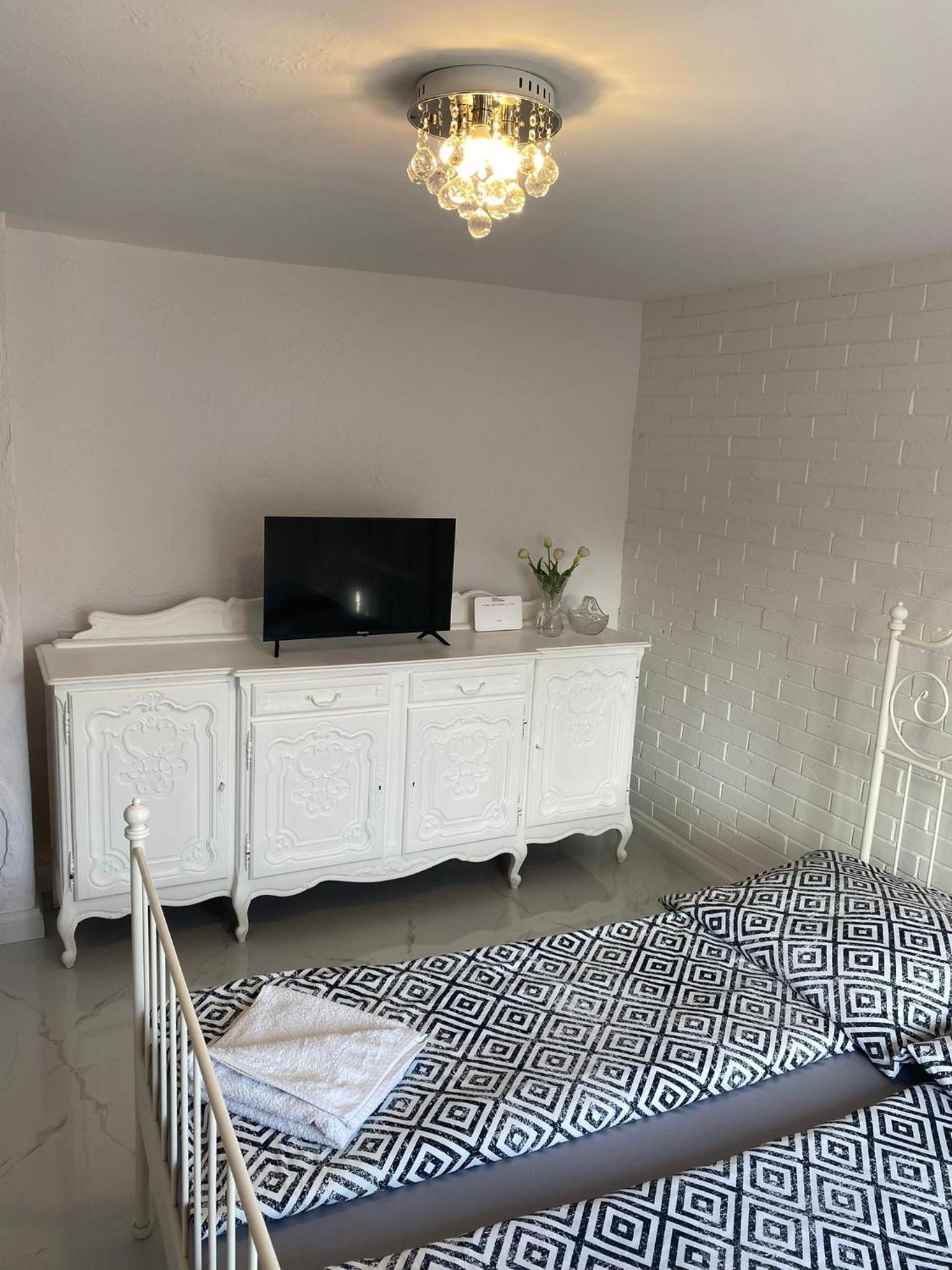 Studio Apartment - Photo 10
