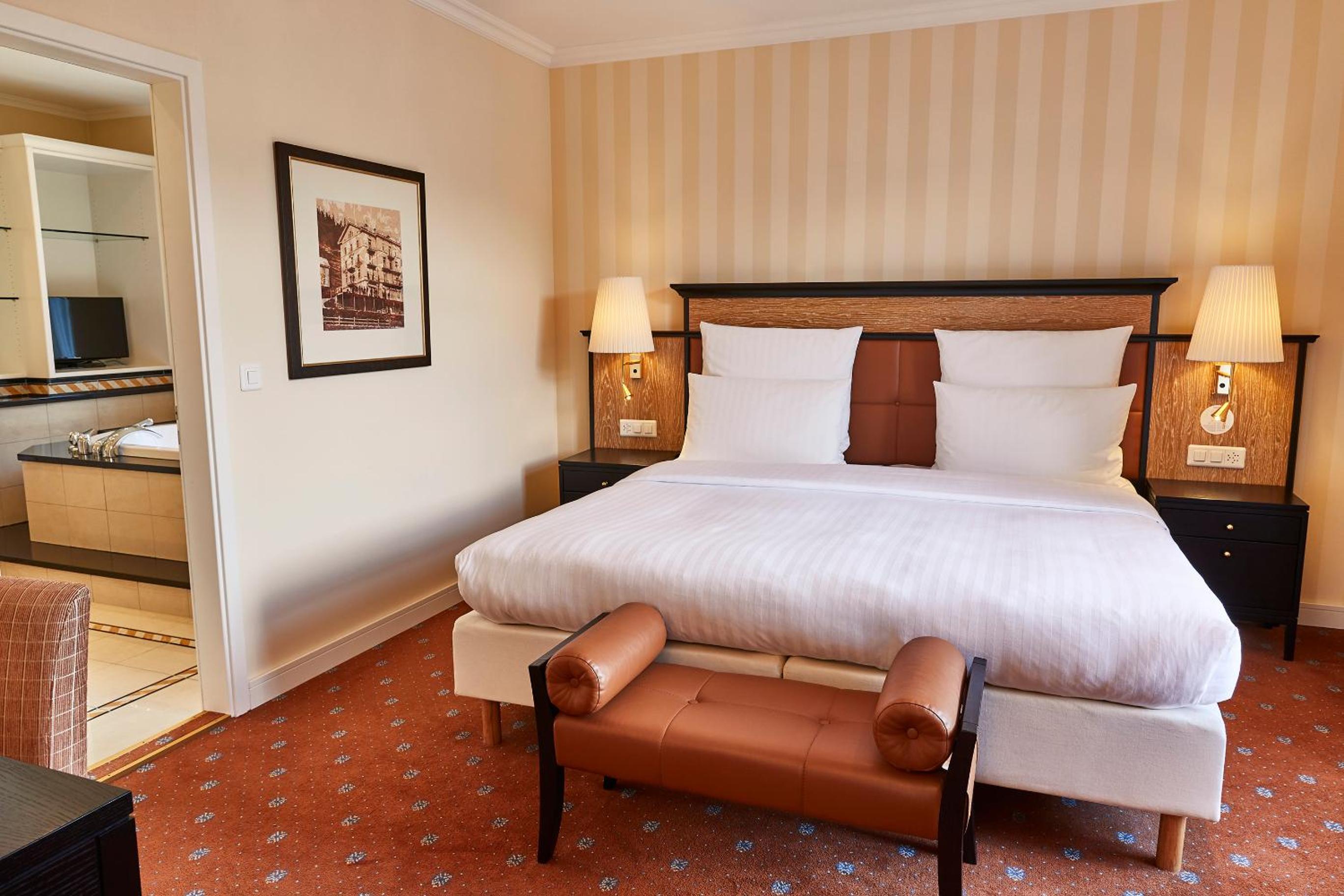 Suite with Mountain View - Photo 1