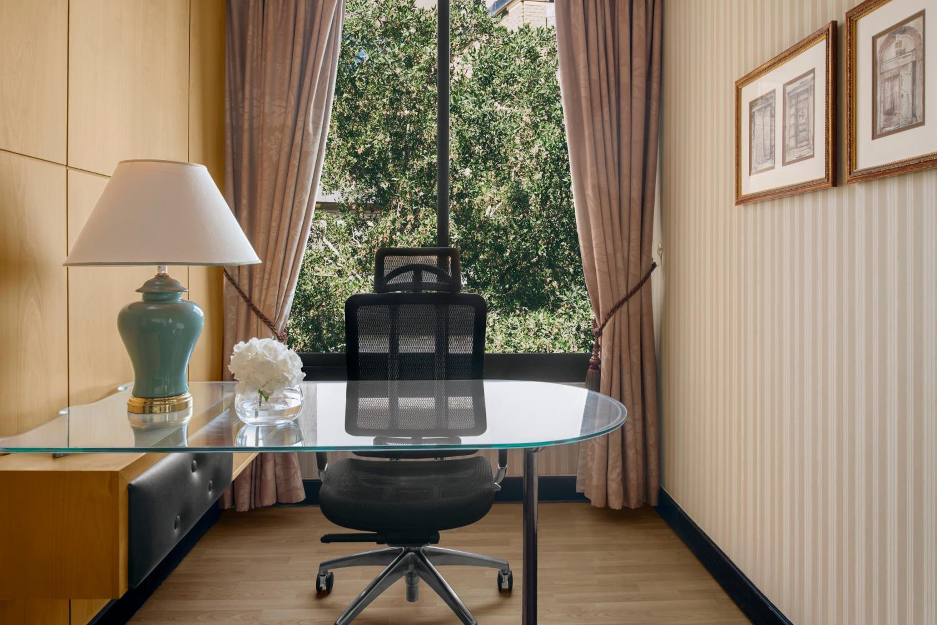 Junior King Suite - Photo 3