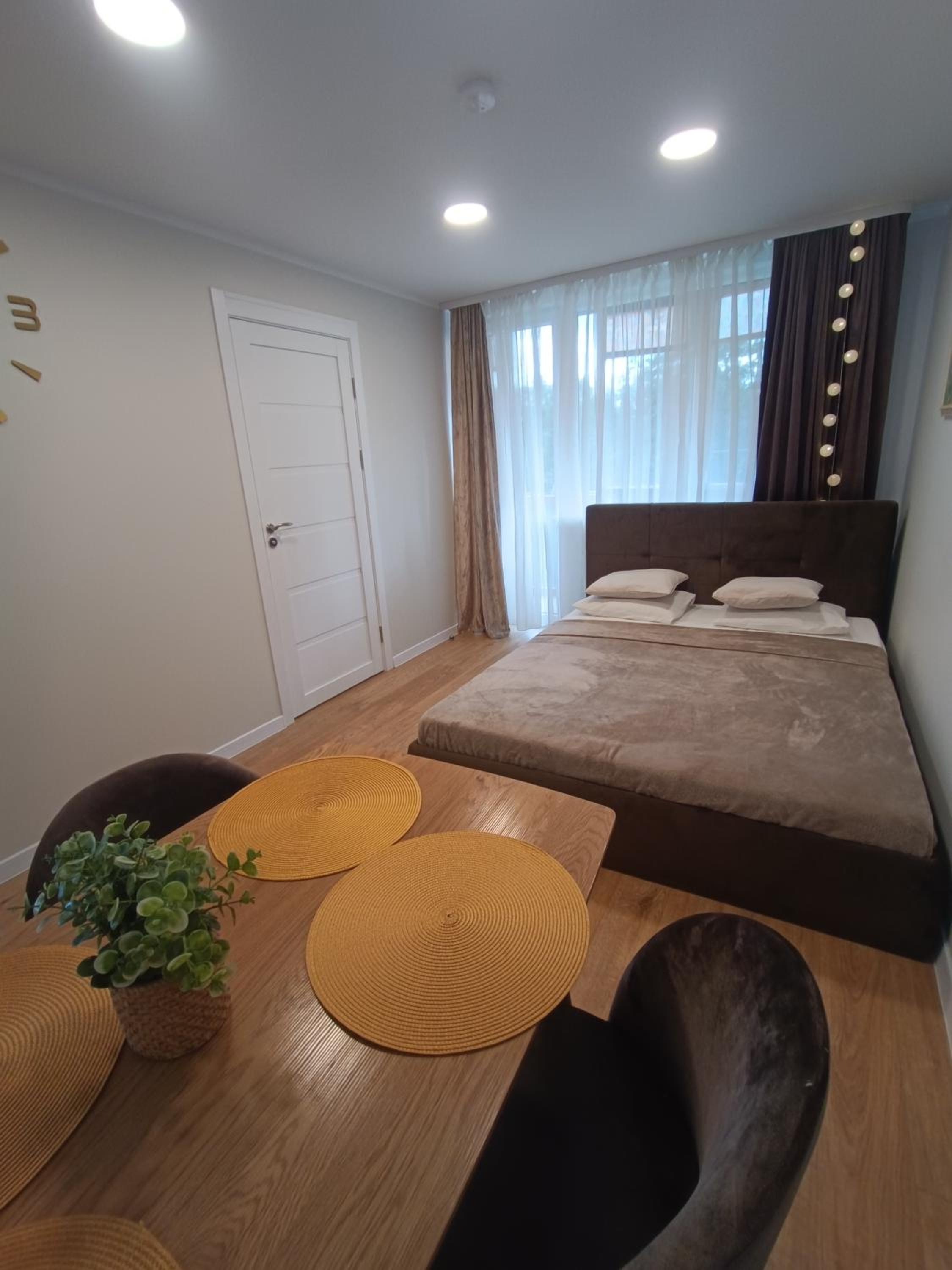 Apartment with Balcony - Photo 6