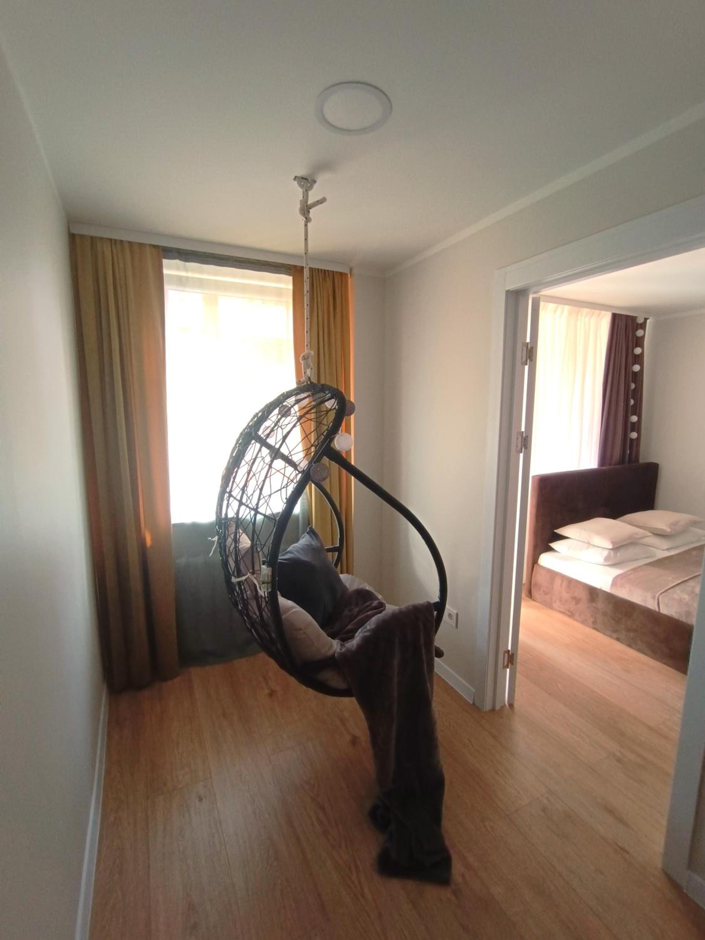 Apartment with Balcony - Photo 30