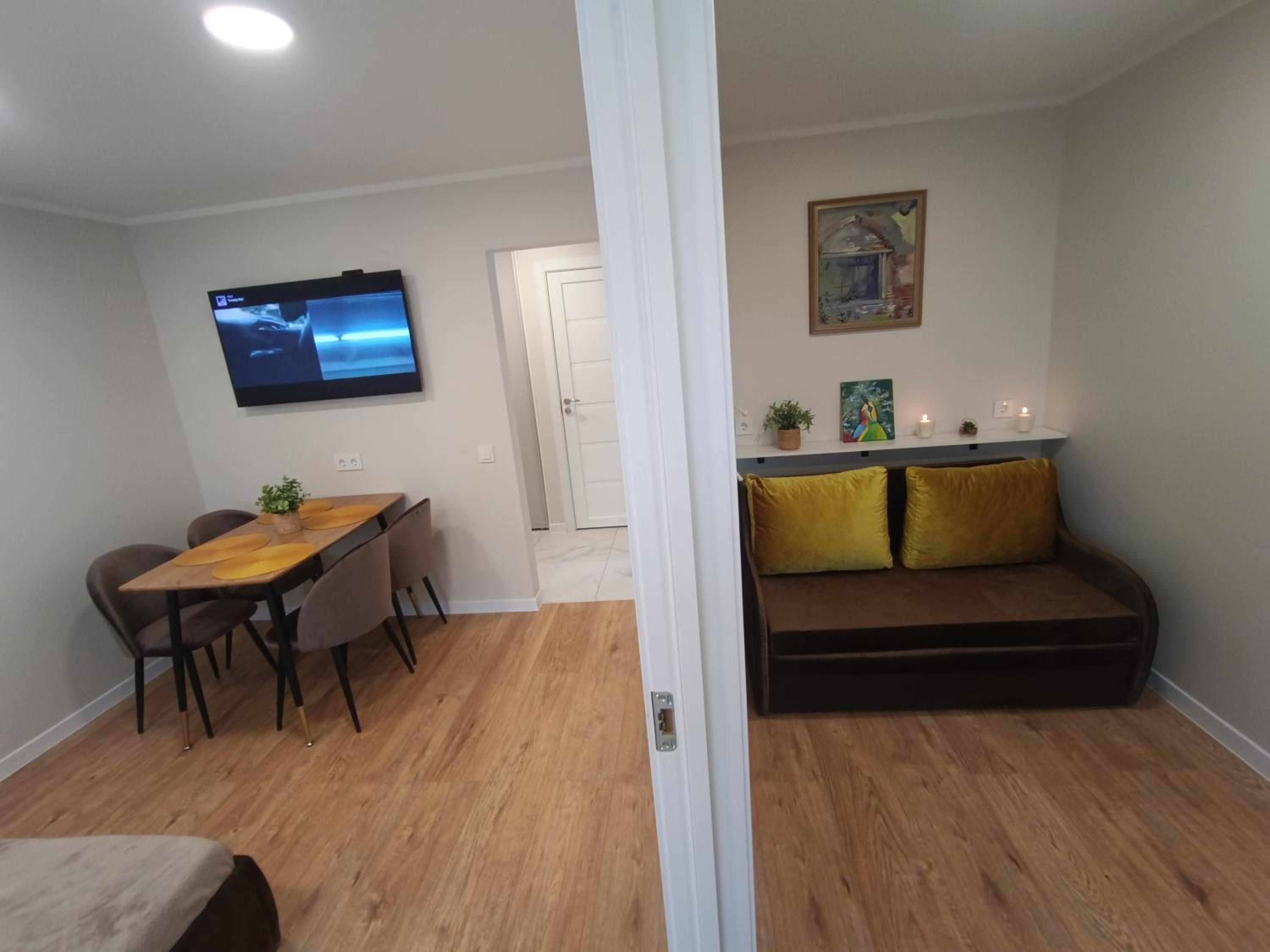 Apartment with Balcony - Photo 21