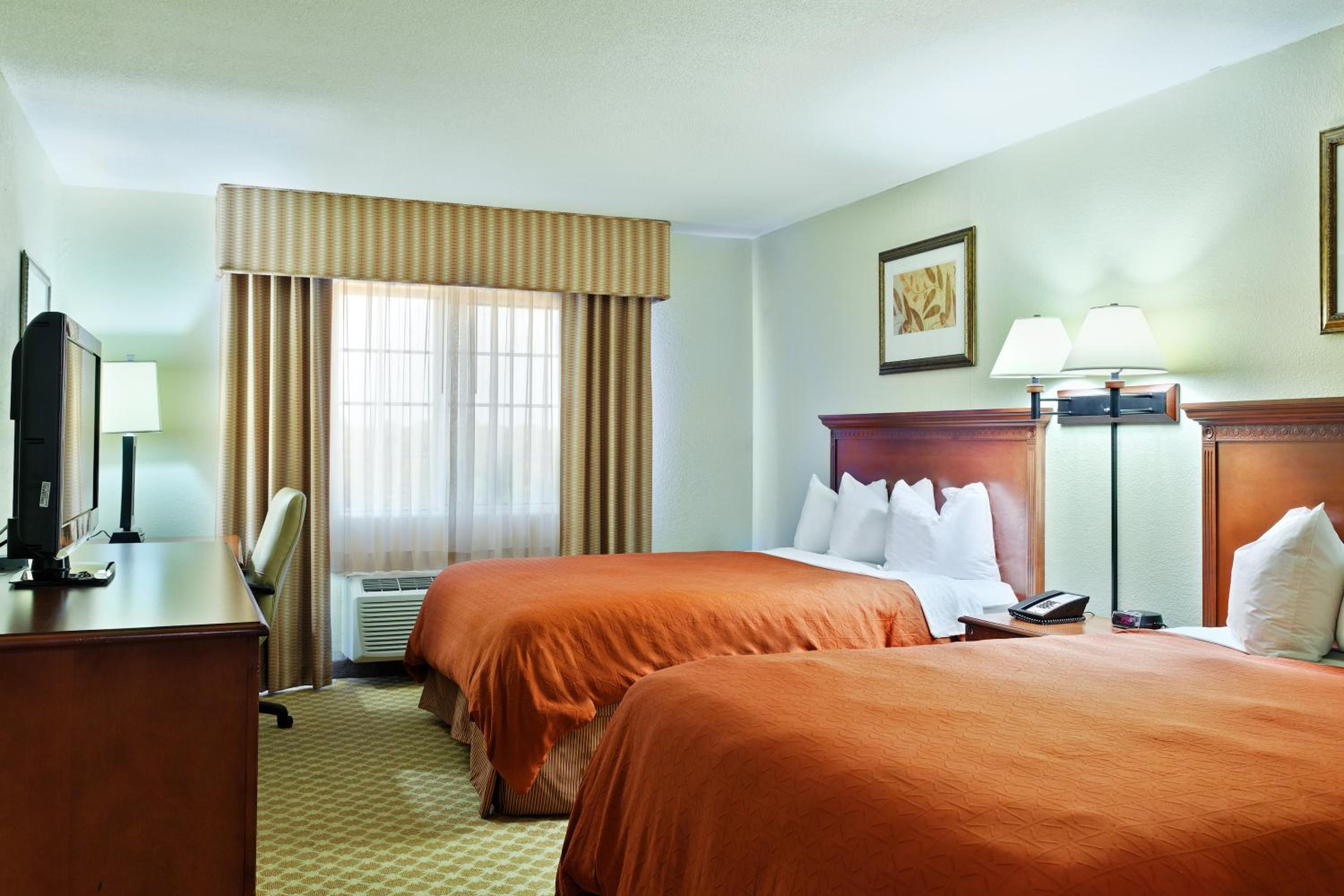 Queen Room With Two Queen Beds - Disability Access photo 1