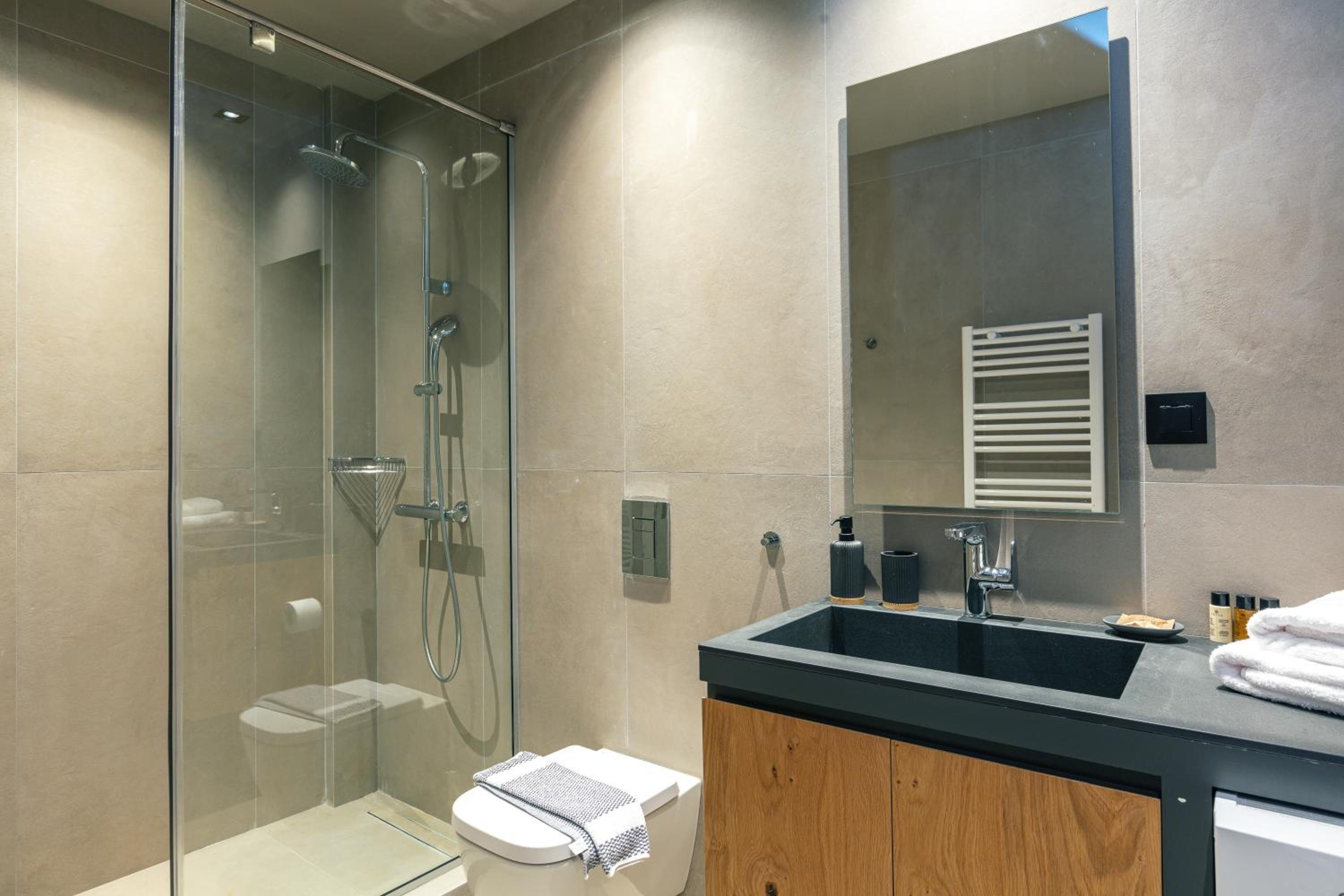 Deluxe Double Room with Side Sea View photo 3