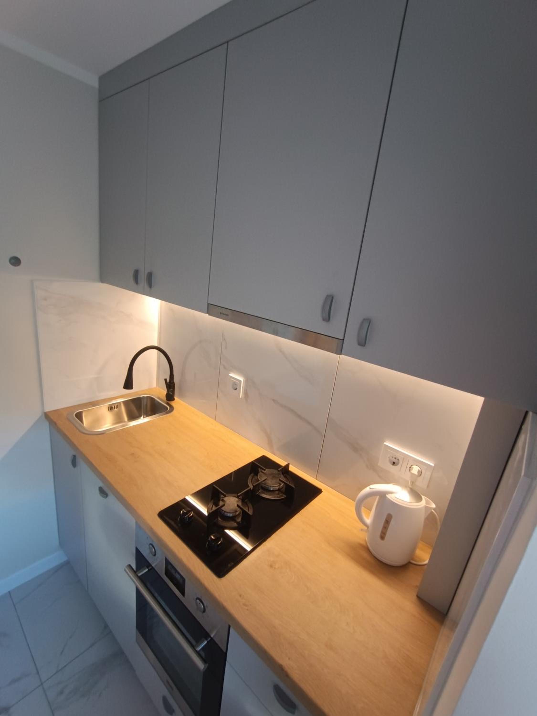 Apartment with Balcony - Photo 16