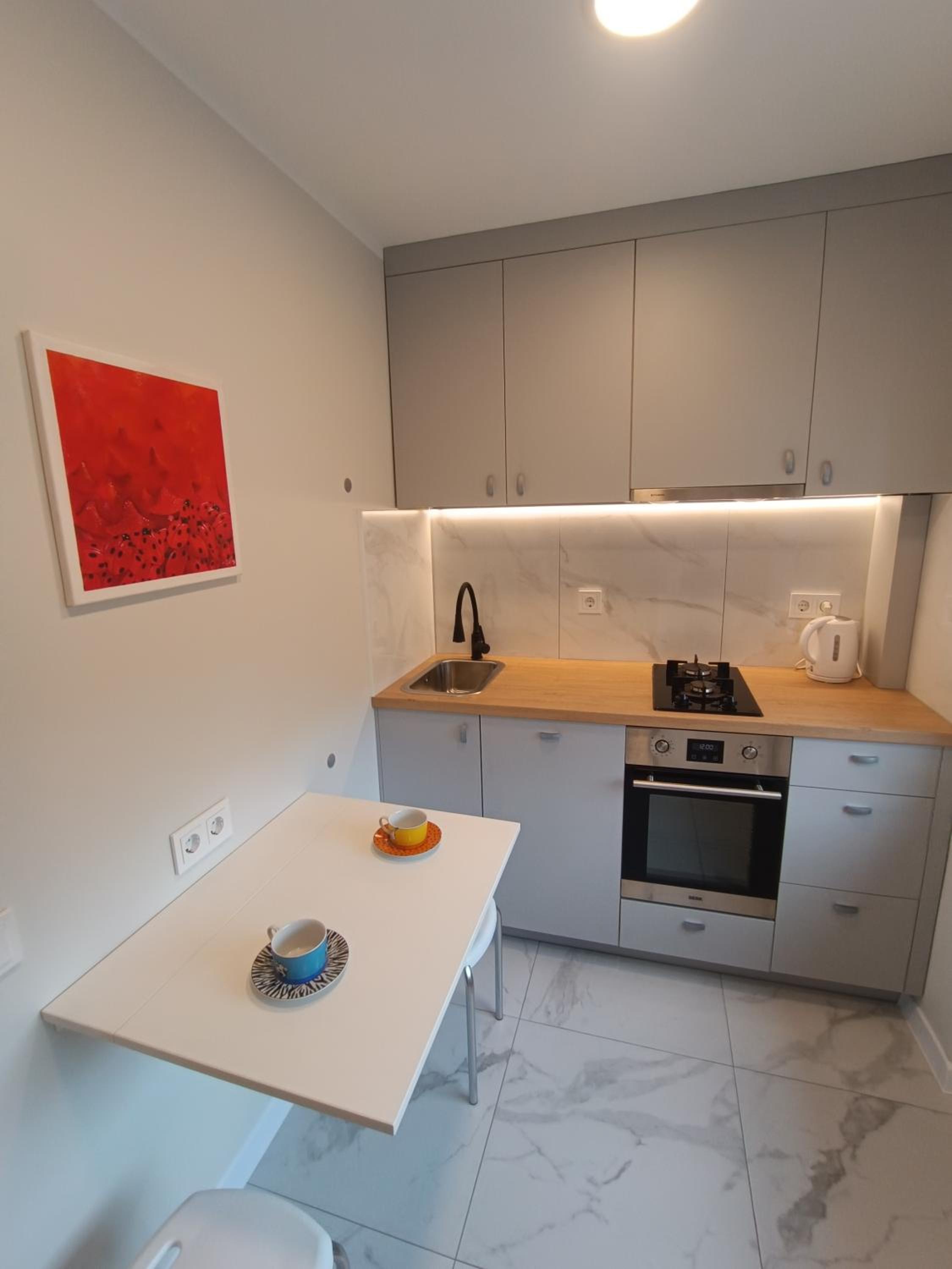 Apartment with Balcony - Photo 26