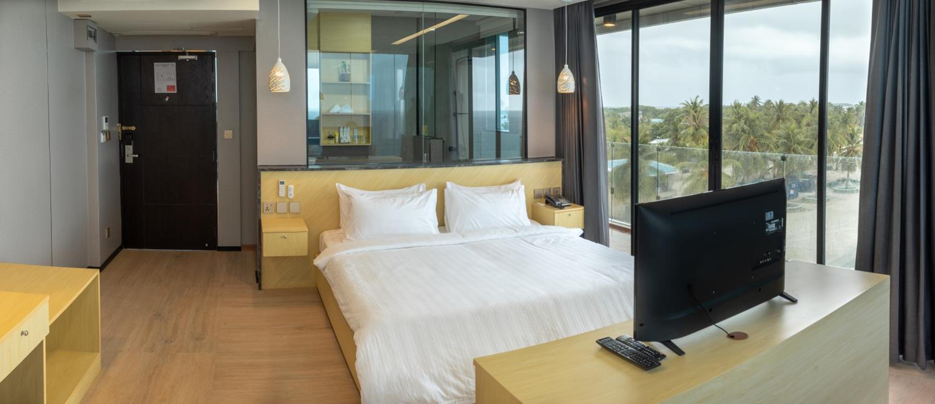 Premier Oceanview with Balcony - Photo 5