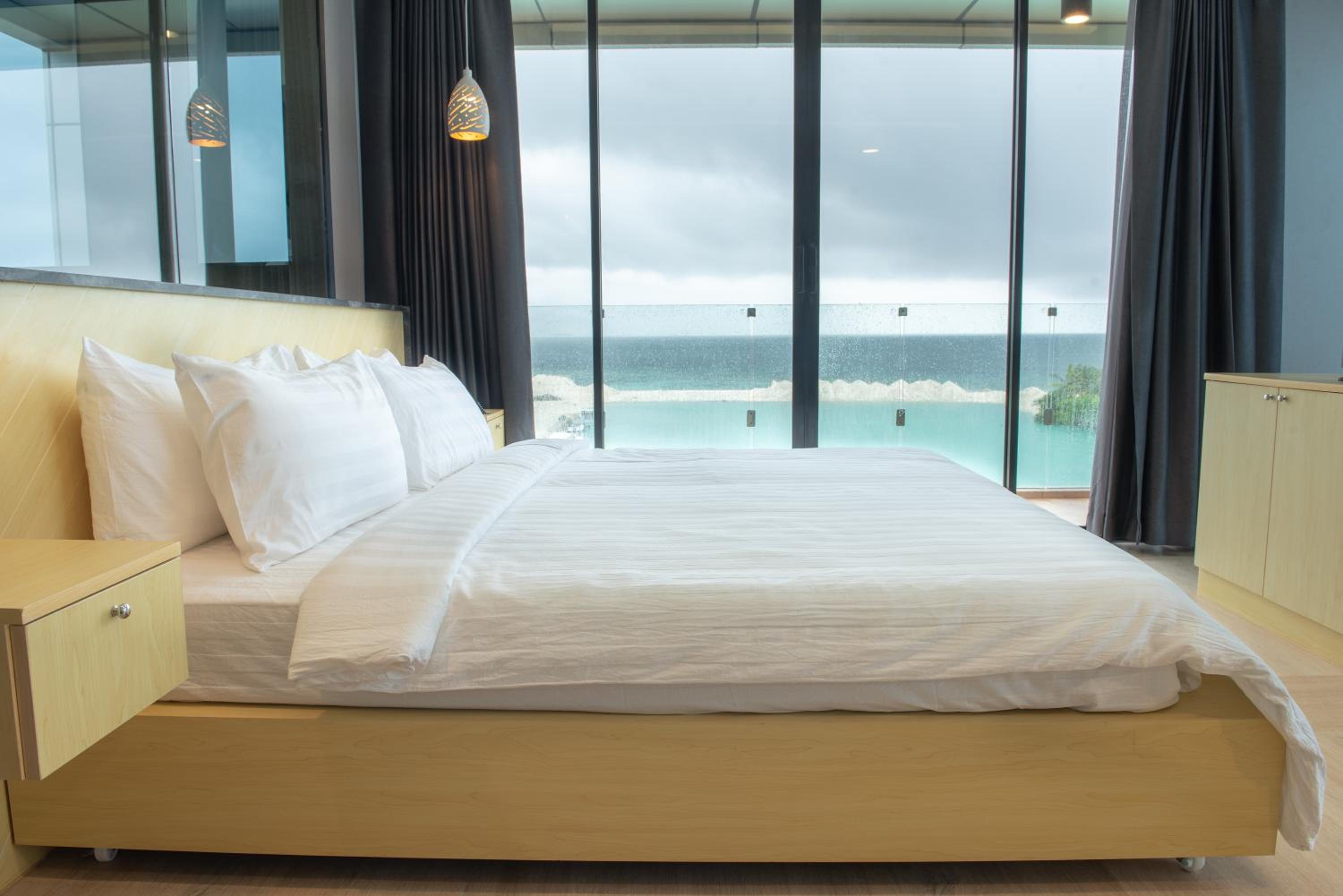 Premier Oceanview with Balcony - Photo 4