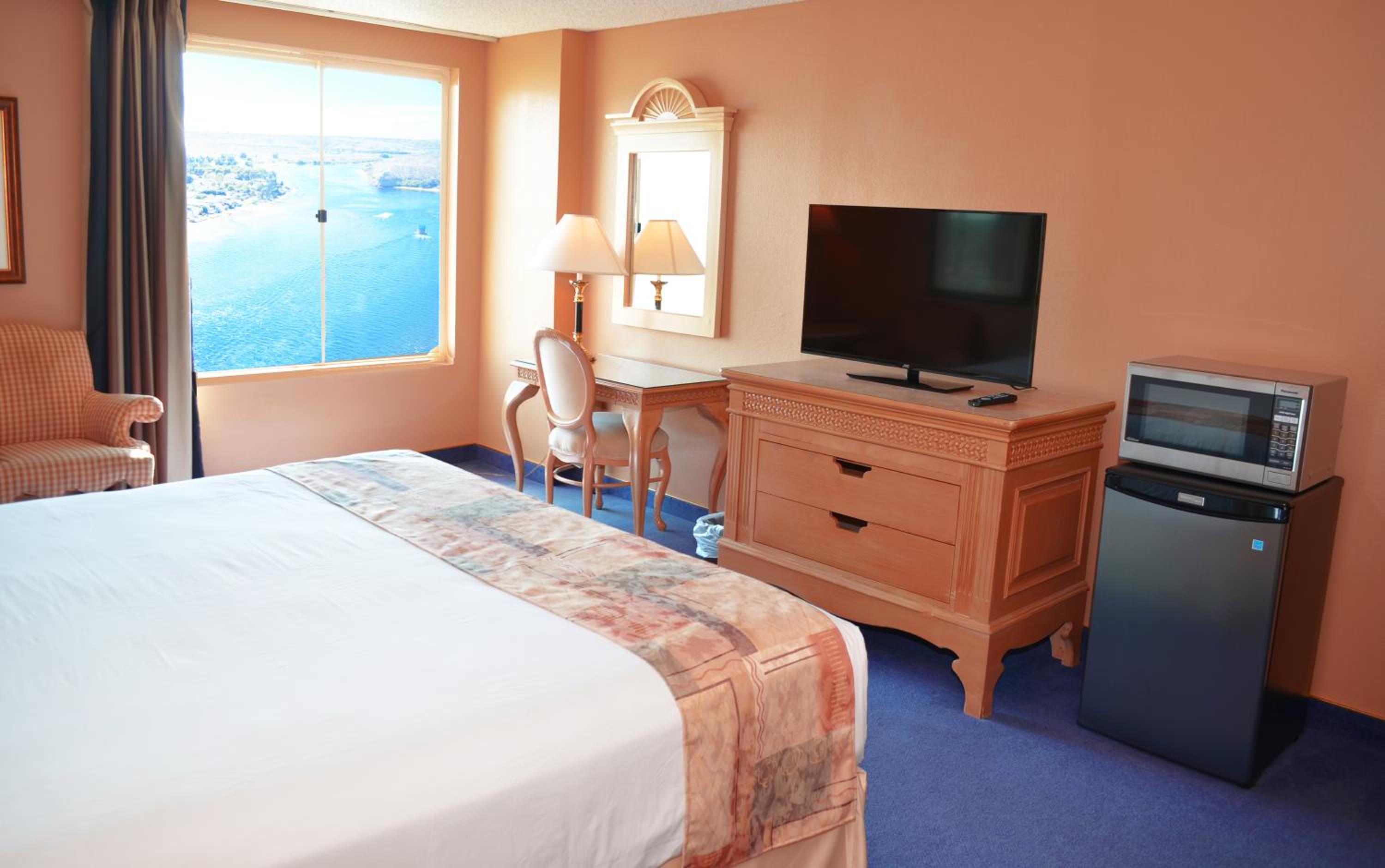 Deluxe King Room with River View - Photo 1