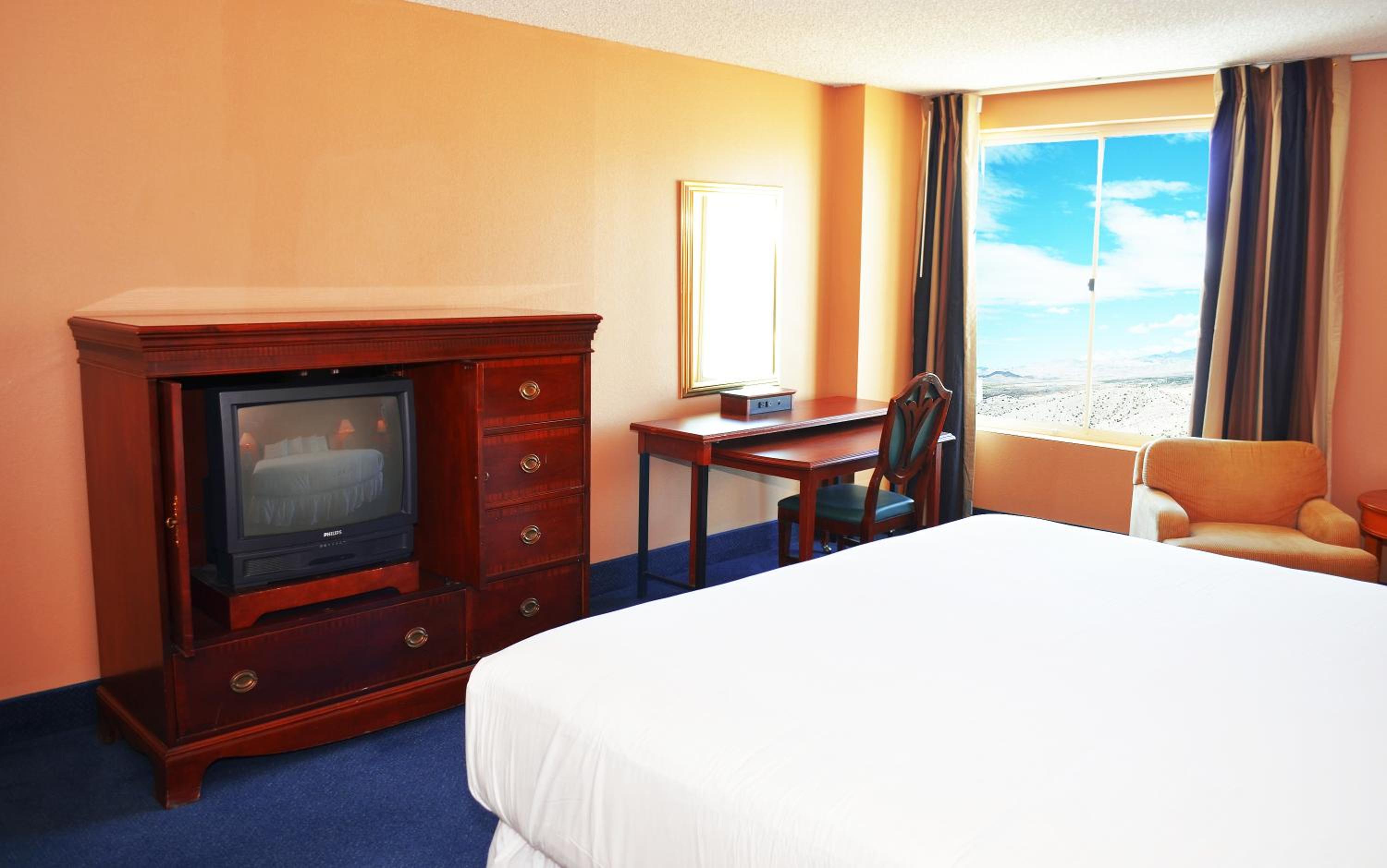 Standard King Room - Photo 2
