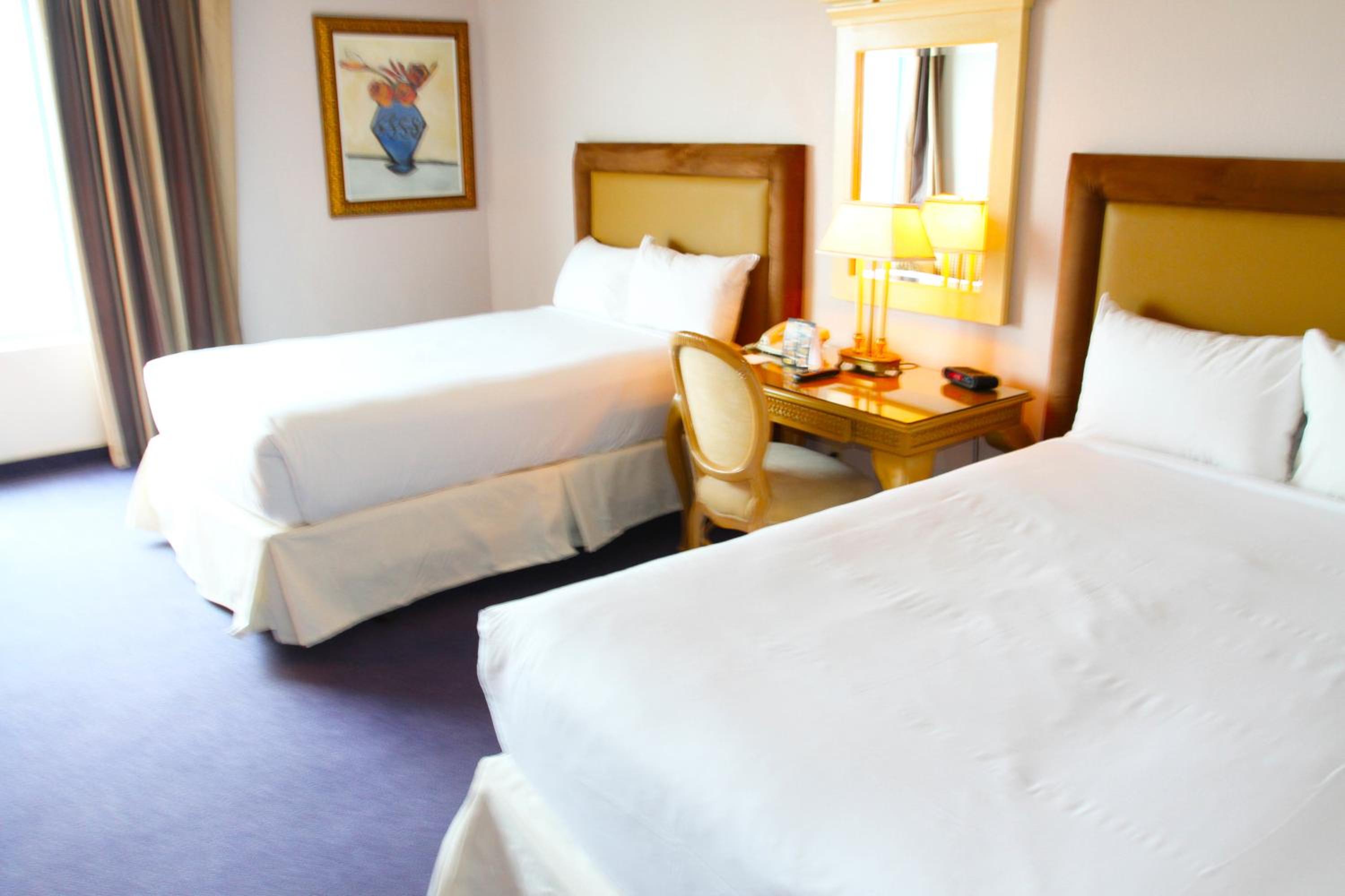 Double Room with River View - Photo 2