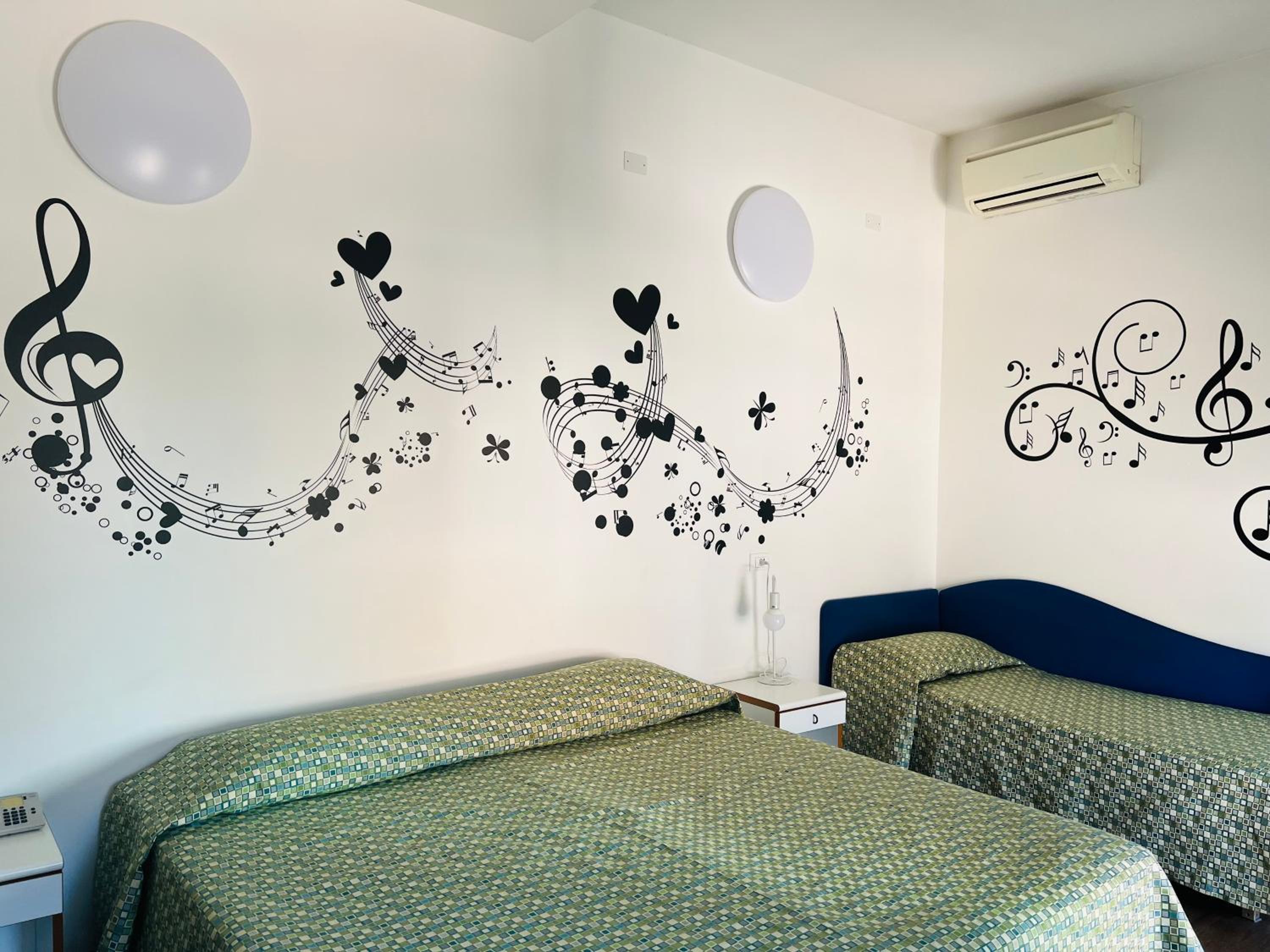 Double Room - Photo 6