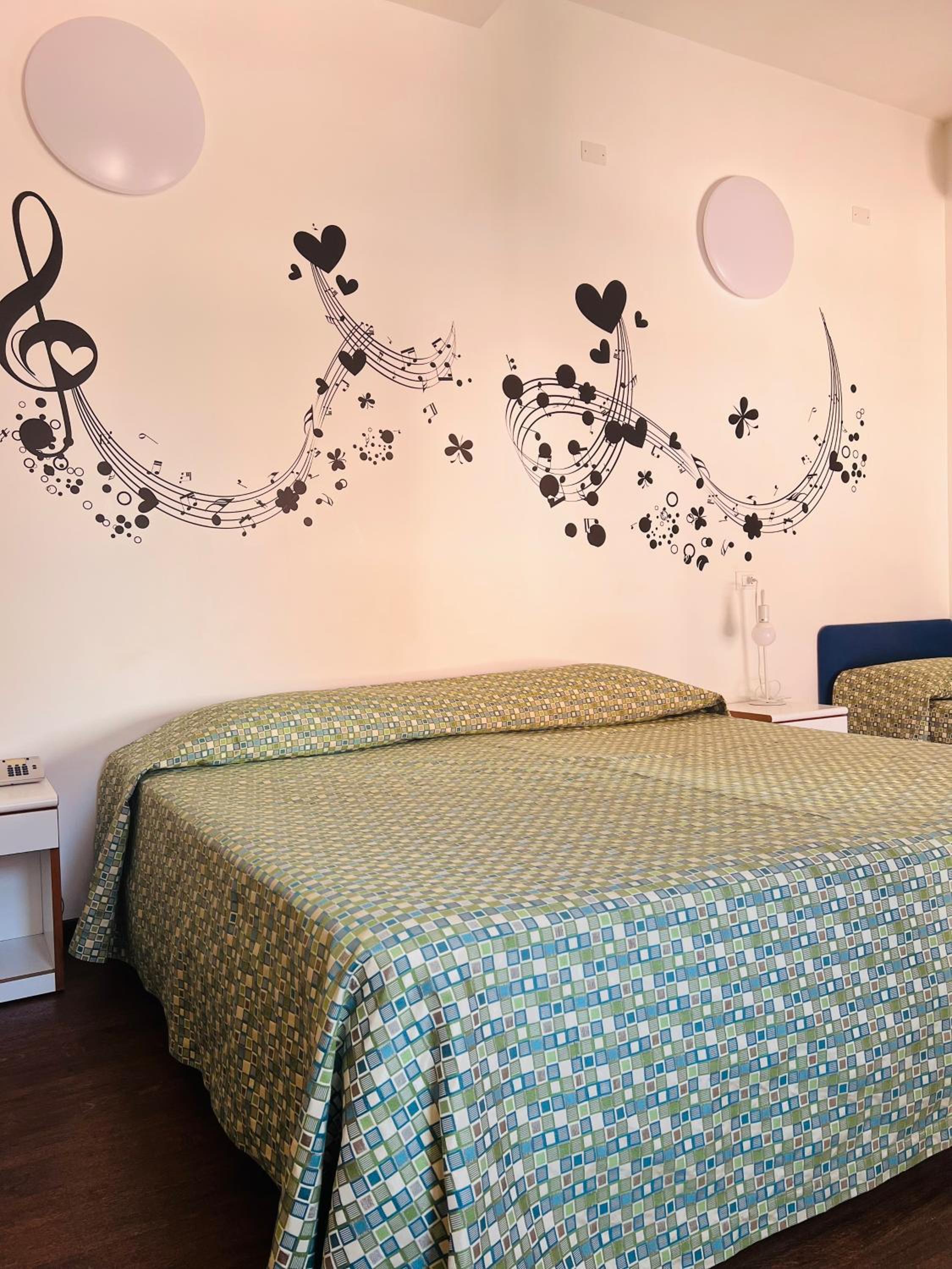 Double Room - Photo 5