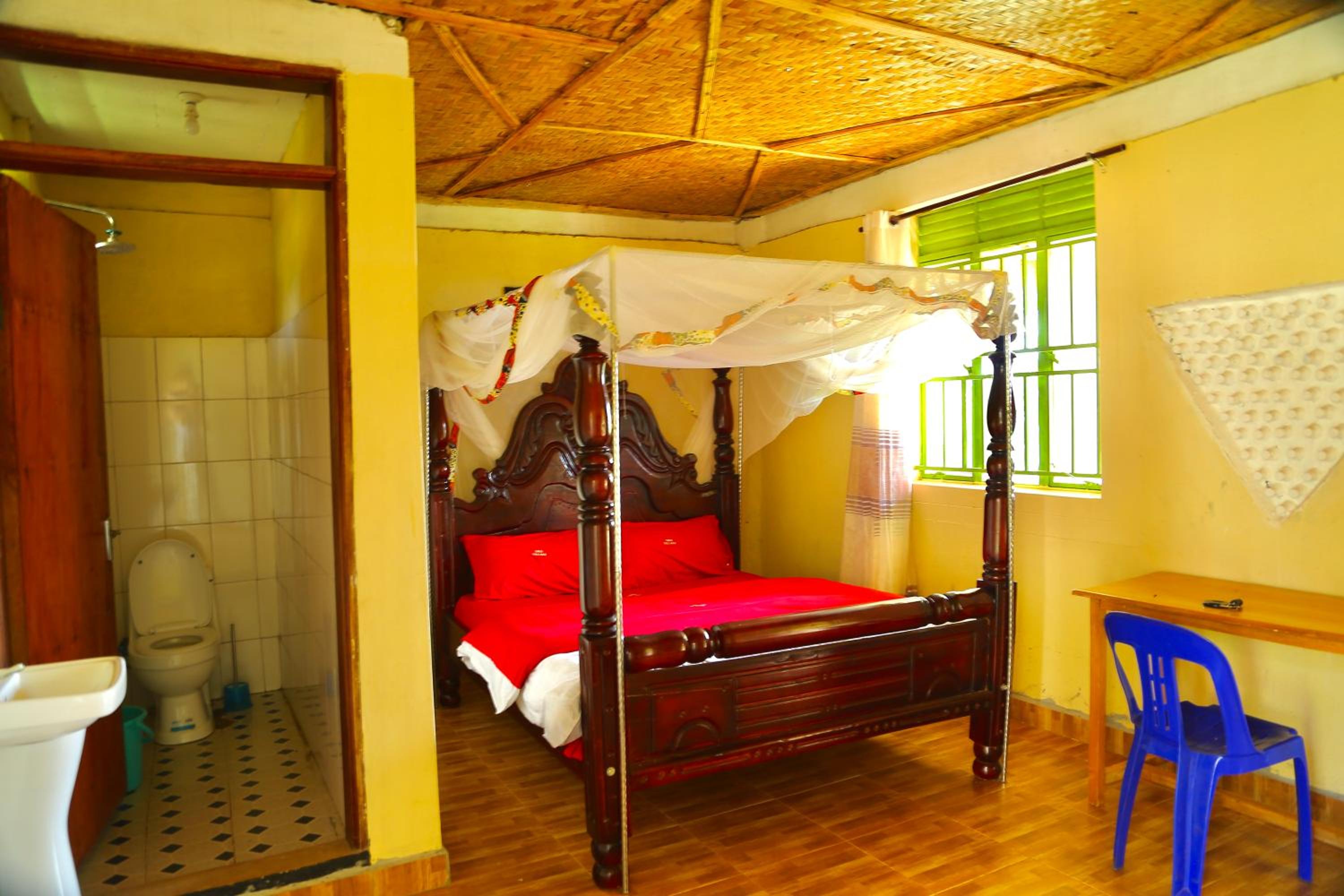 Deluxe Bungalow with Garden View photo 3