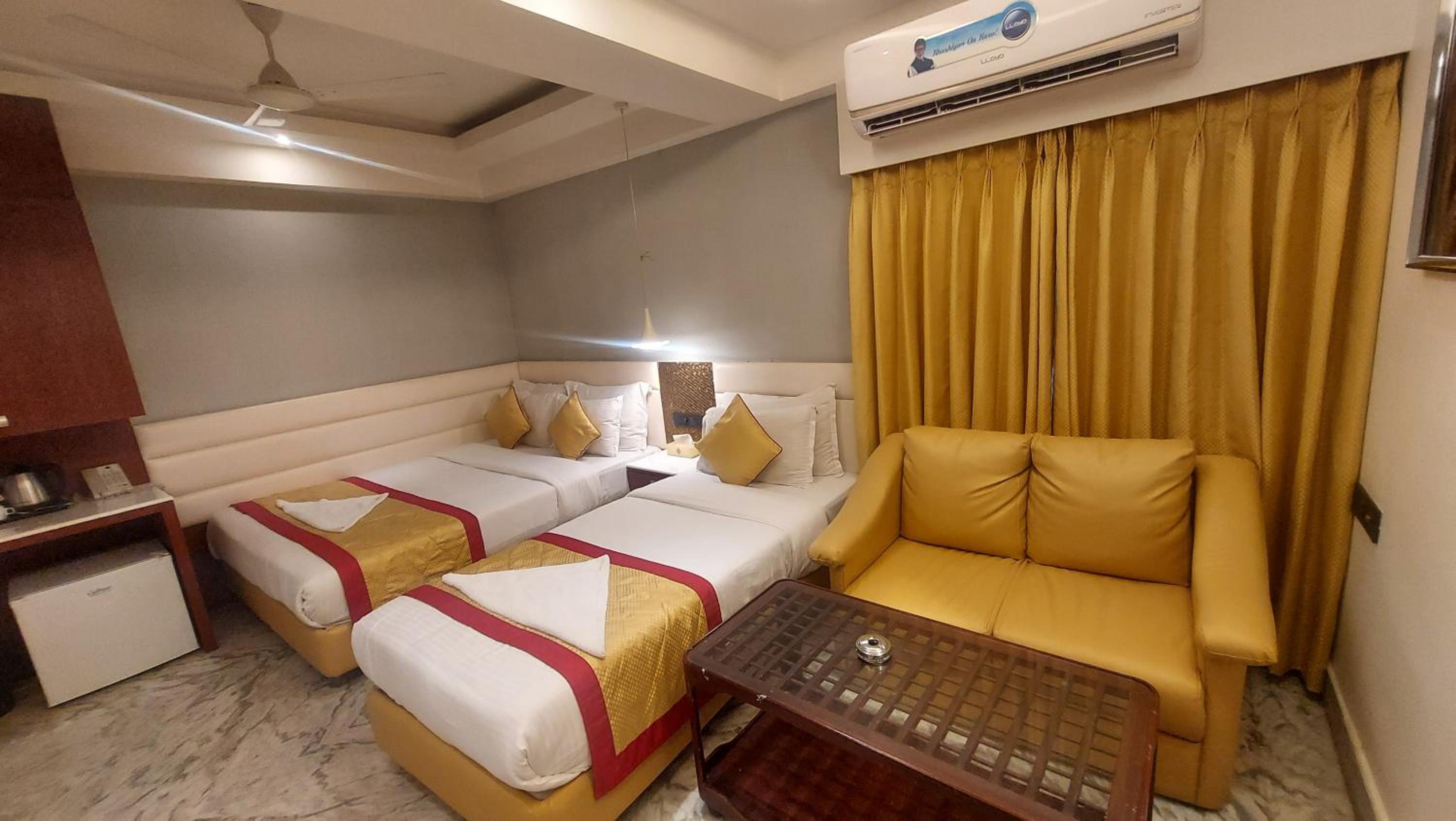 6-Bed Mixed Dormitory Room