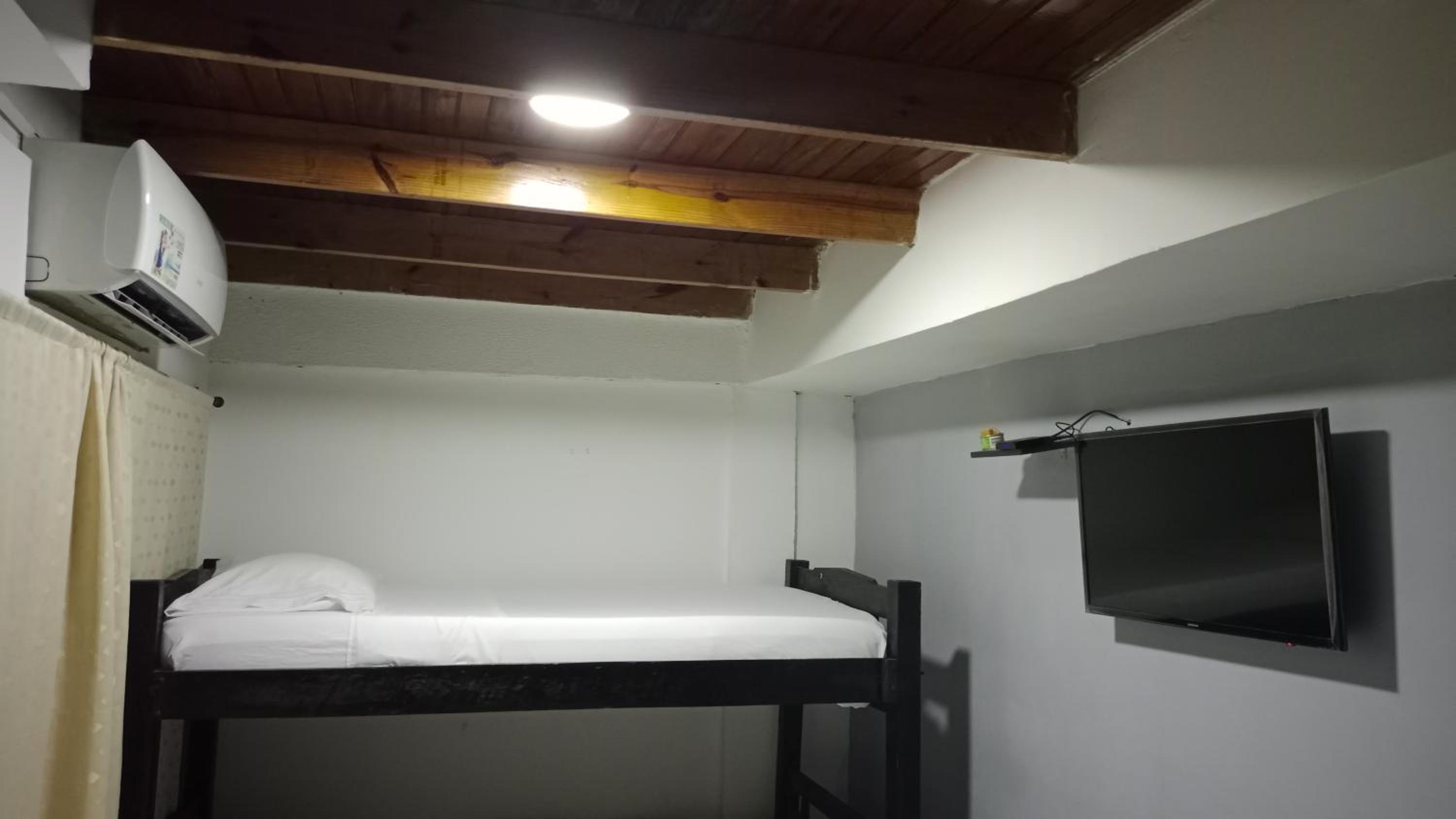 Four-Bedroom House photo 2