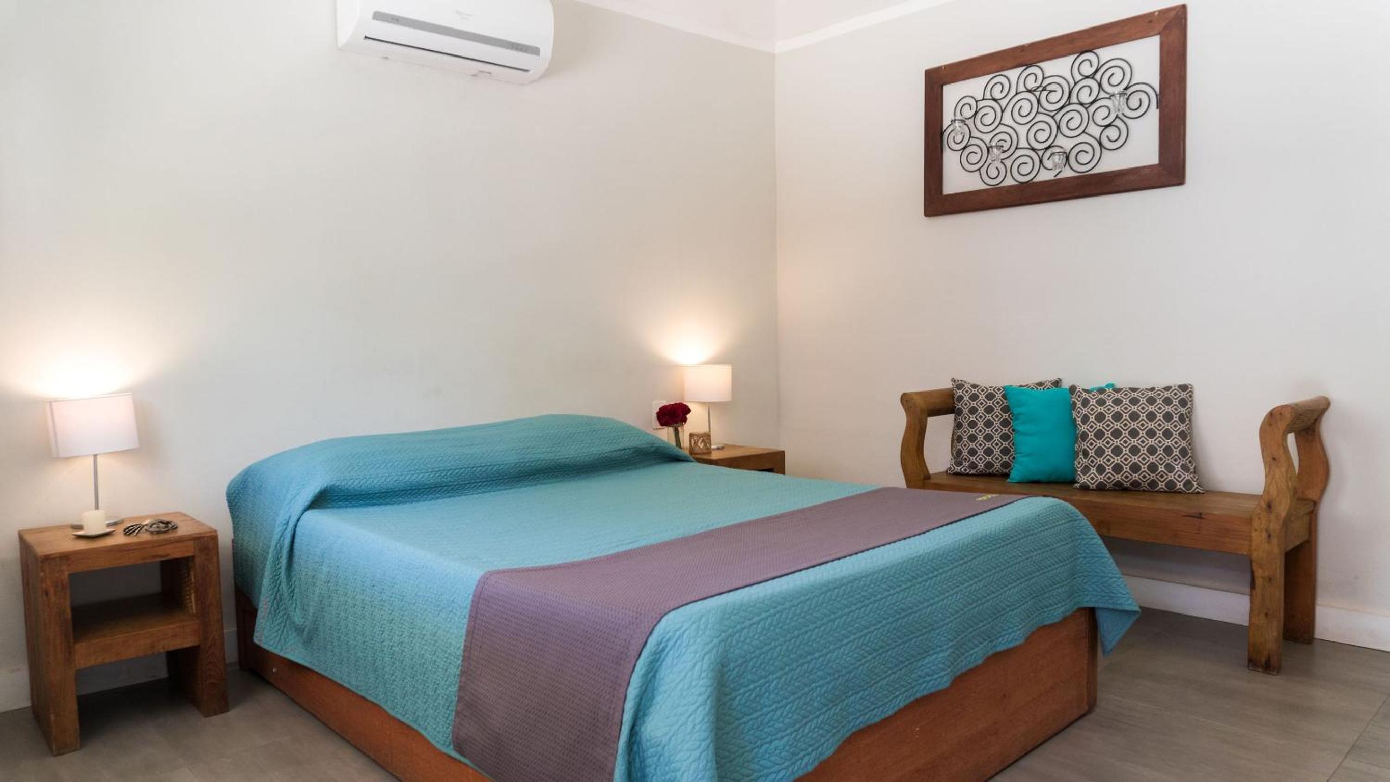 Standard Double Room - Photo 8