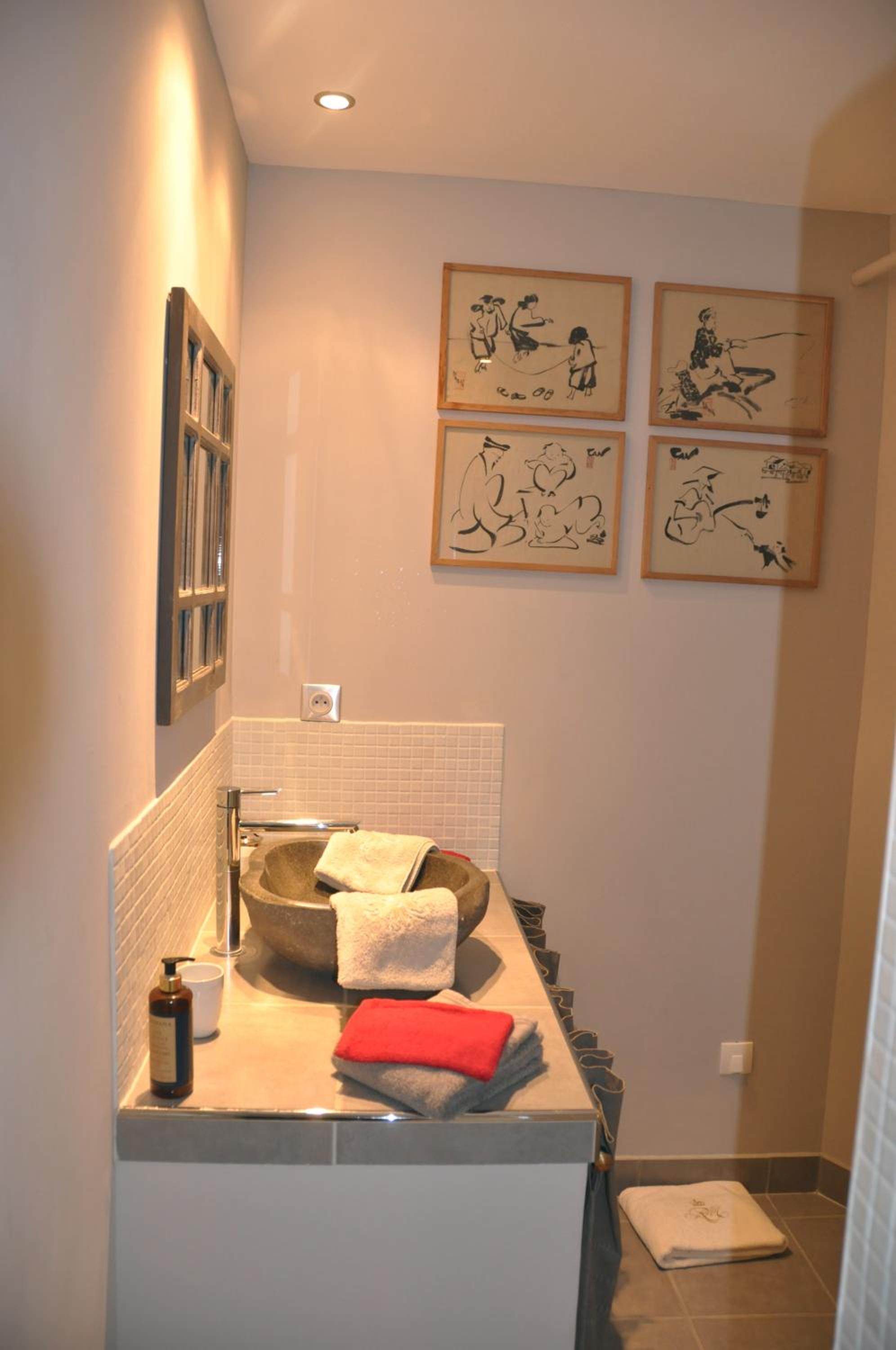 Double Room with Shower - Photo 3