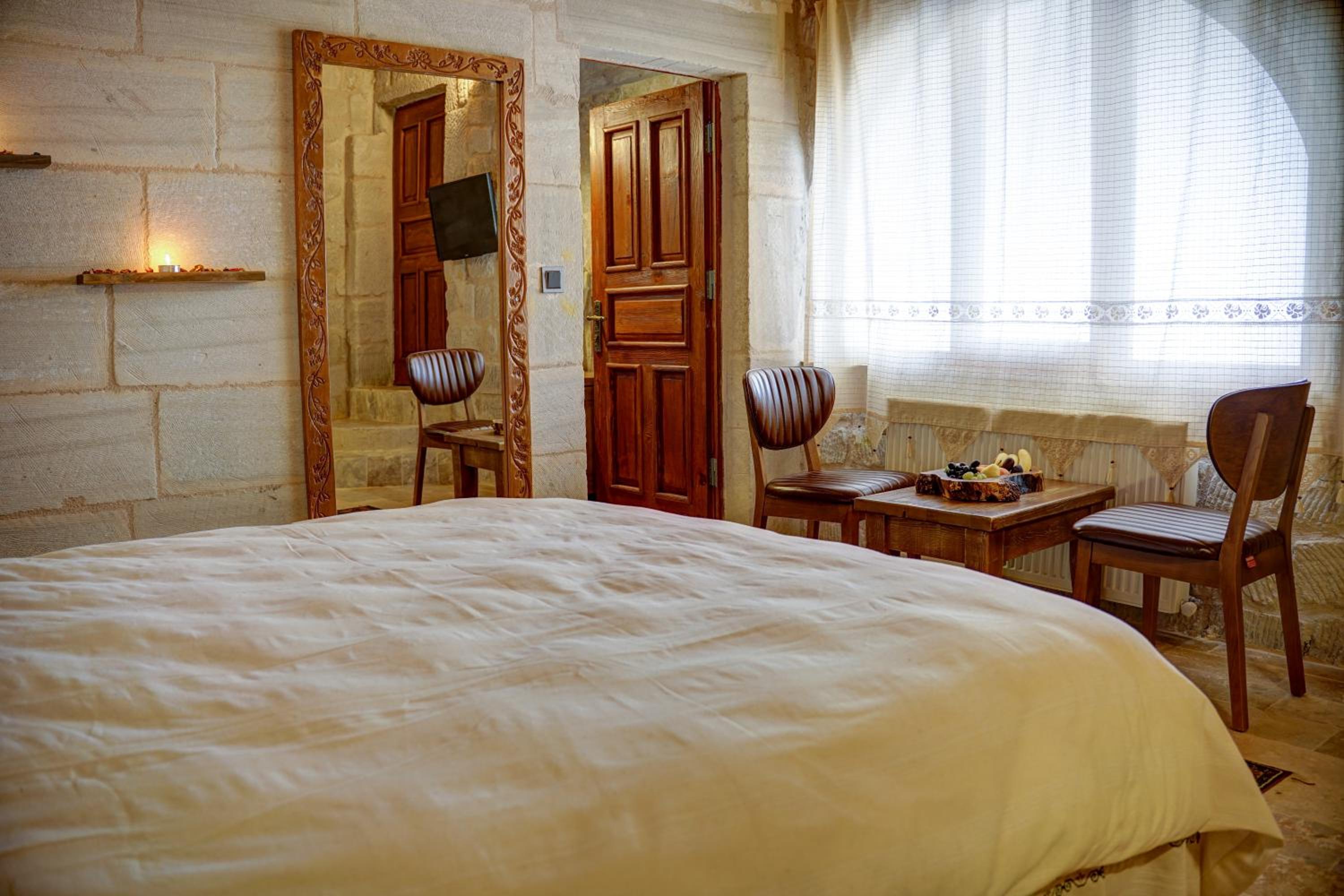 Deluxe Room - Photo 8