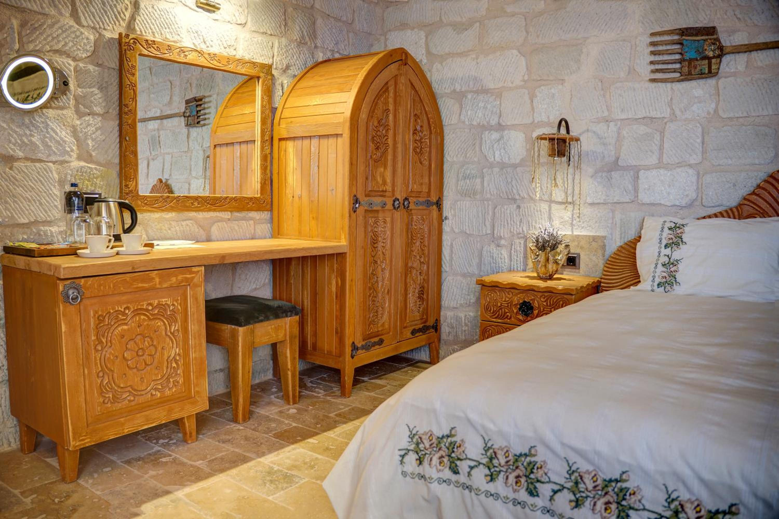 Deluxe Room - Photo 7