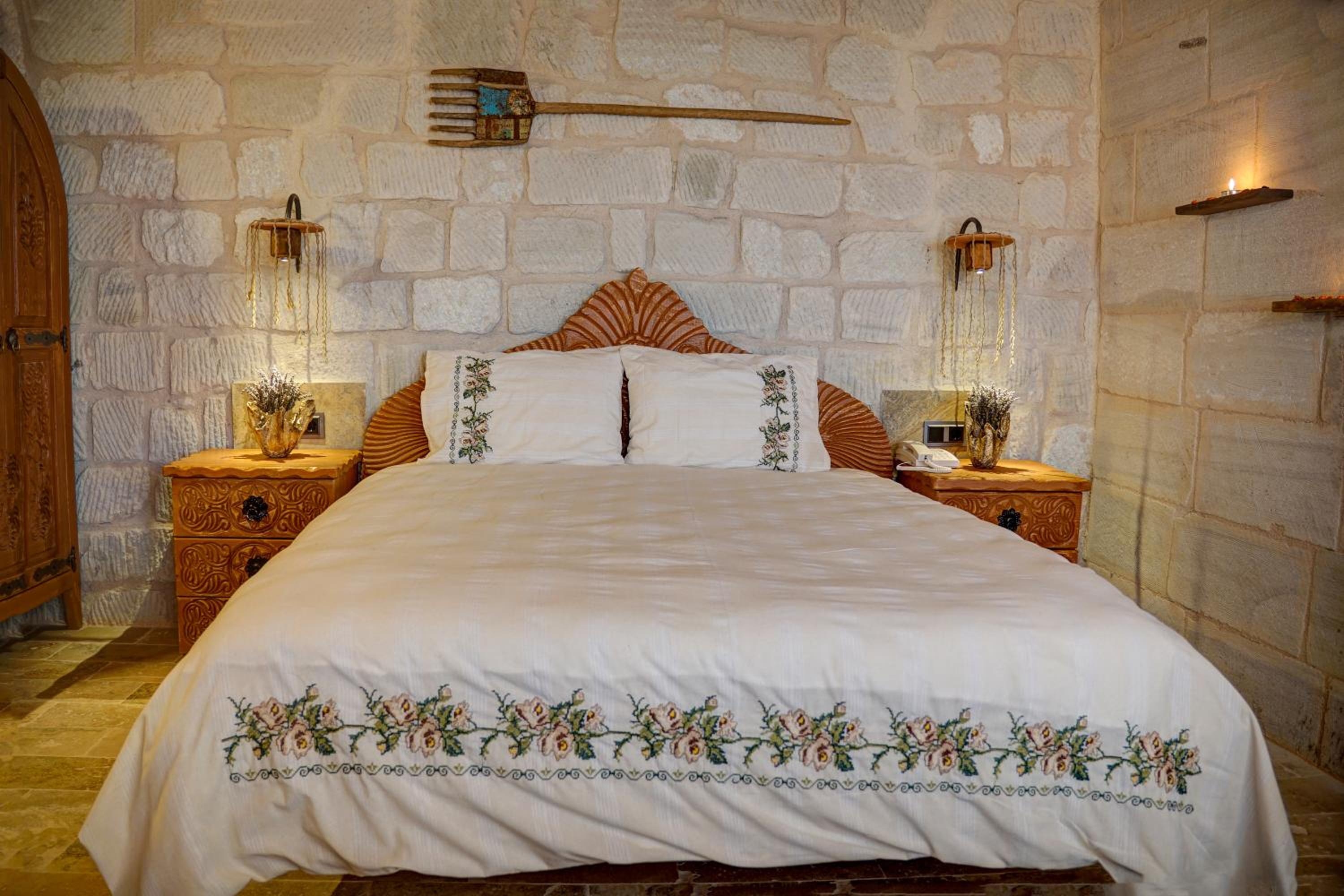 Deluxe Room - Photo 5
