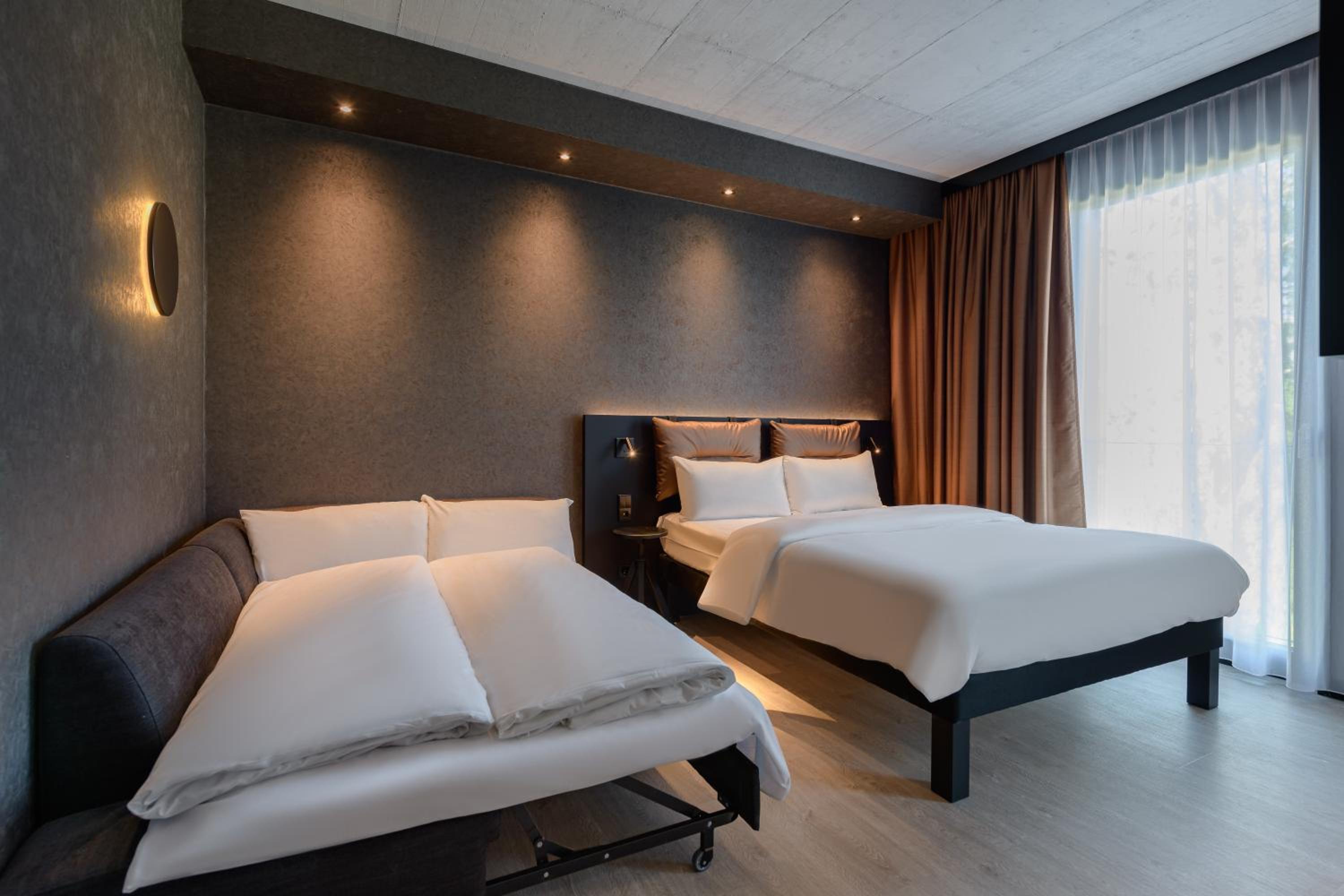 Comfort Plus Double Room with Sofa Bed - Photo 7