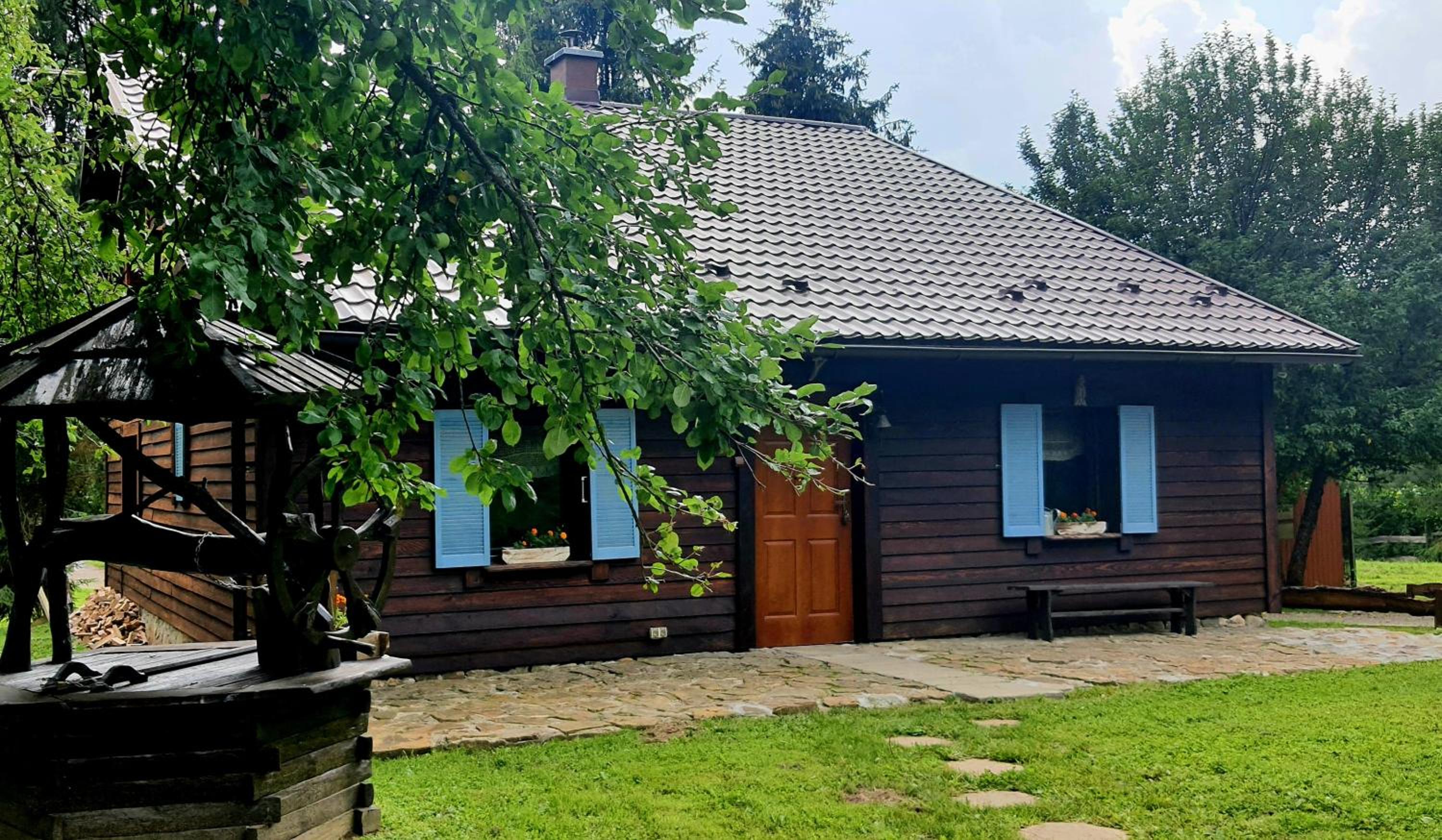 Three-Bedroom House photo 2