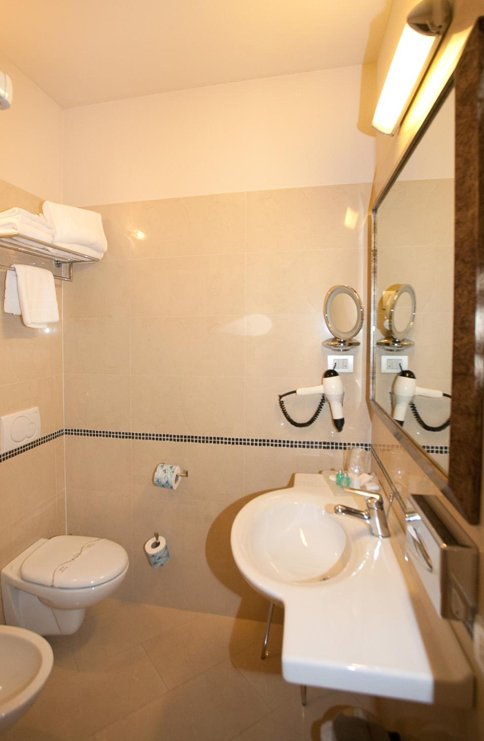Comfort Triple Room - Photo 6