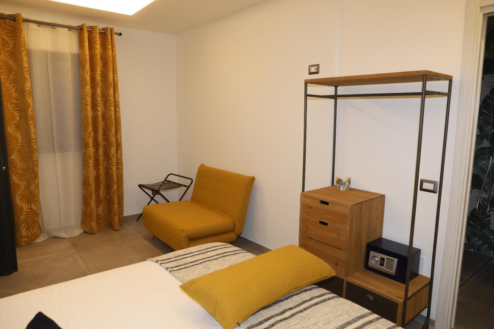 Triple Room with Pool View photo 2
