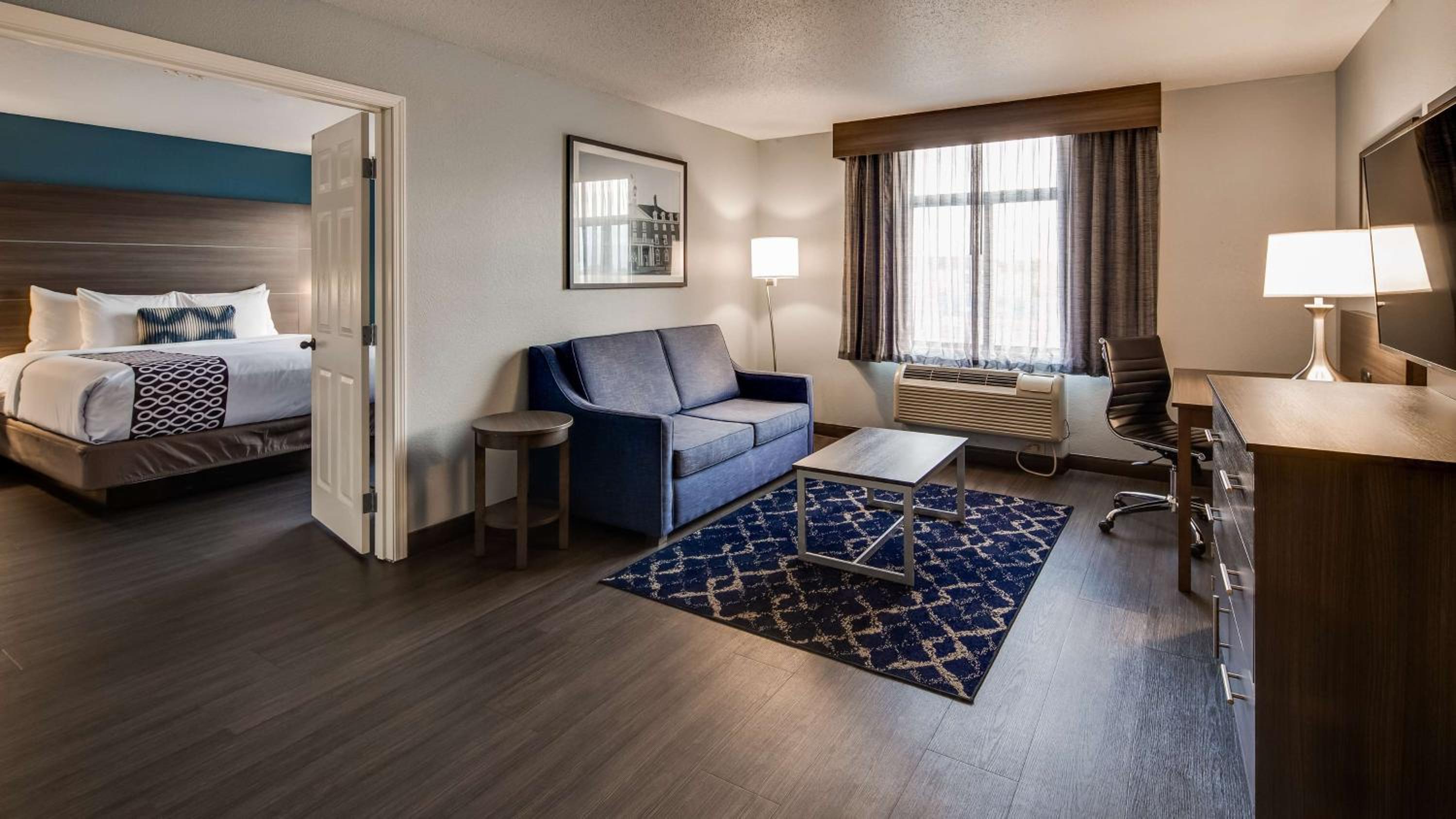 King Suite with Sofa Bed and Spa Bath - Non-Smoking - Photo 1