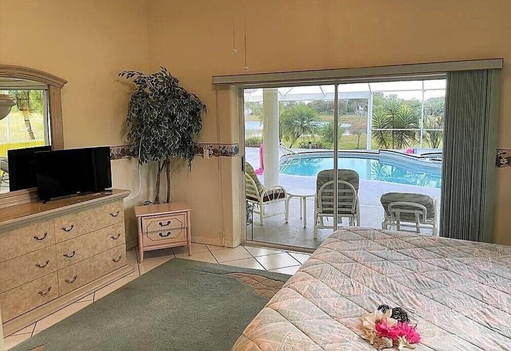 Three-Bedroom House photo 2