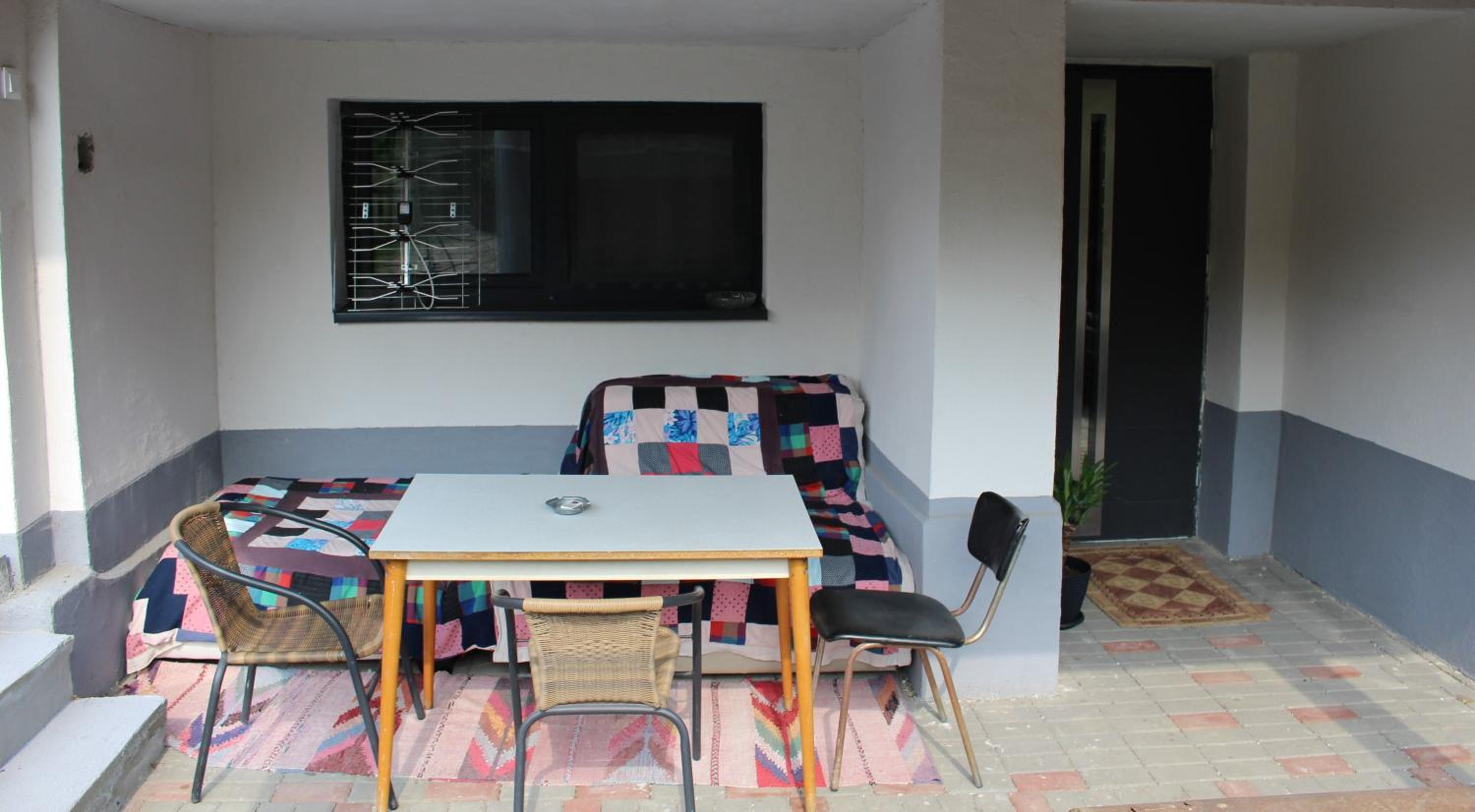 One-Bedroom Apartment - Photo 12