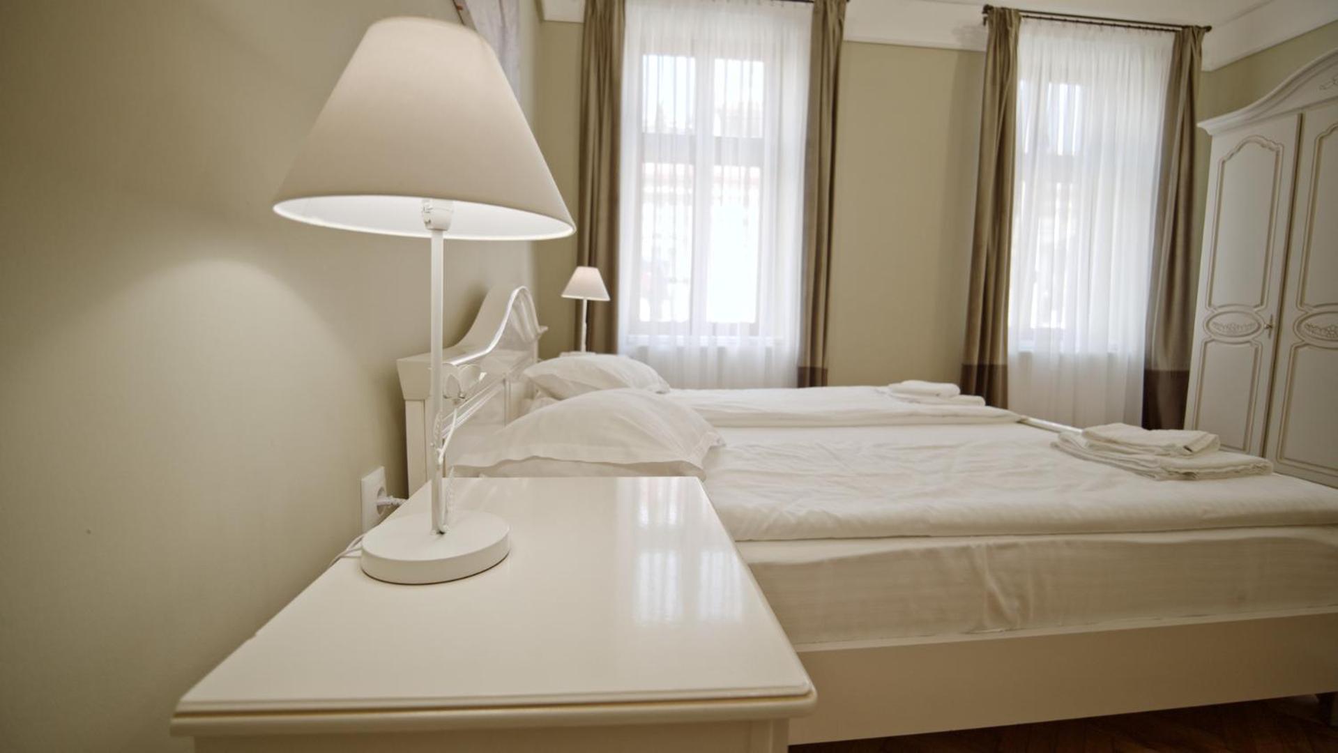 One-Bedroom Apartment - Photo 21