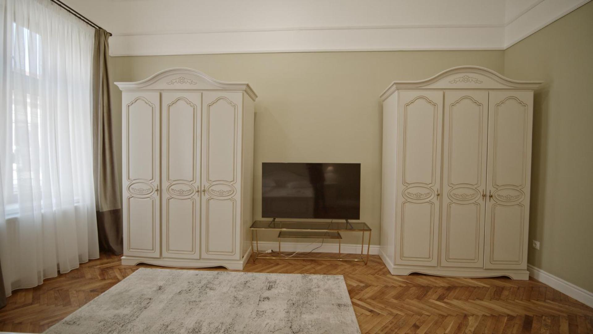 One-Bedroom Apartment - Photo 22