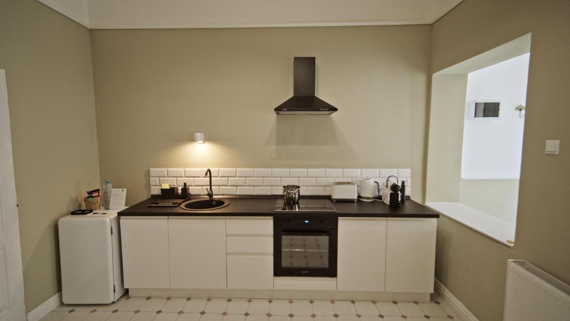One-Bedroom Apartment - Photo 8