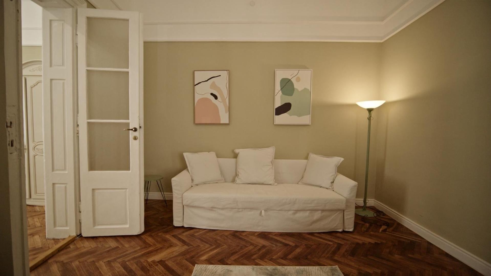 One-Bedroom Apartment - Photo 2