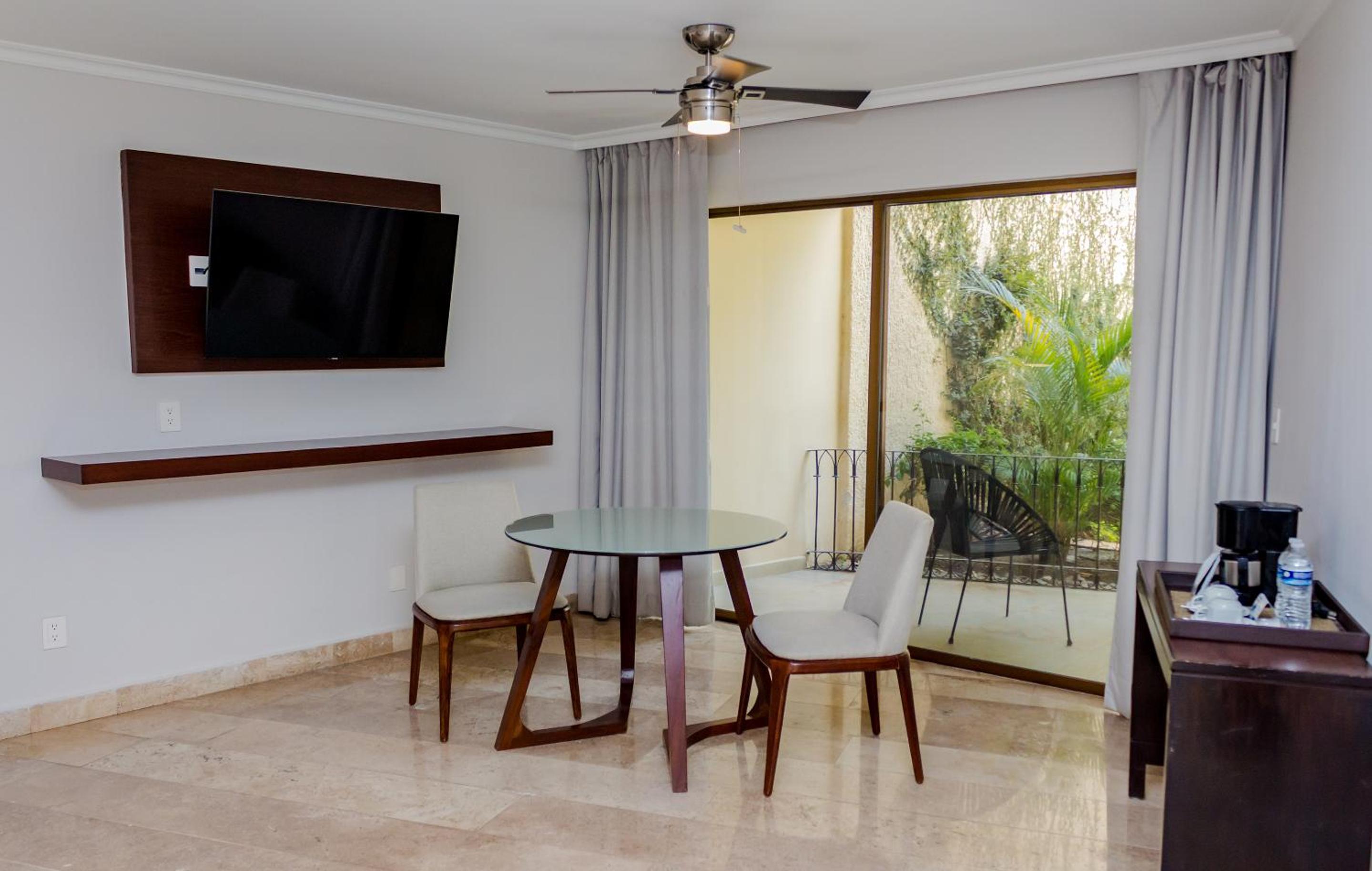 Superior King Suite - Photo 1