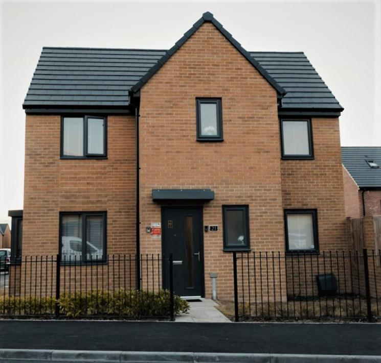 Three-Bedroom House photo 3