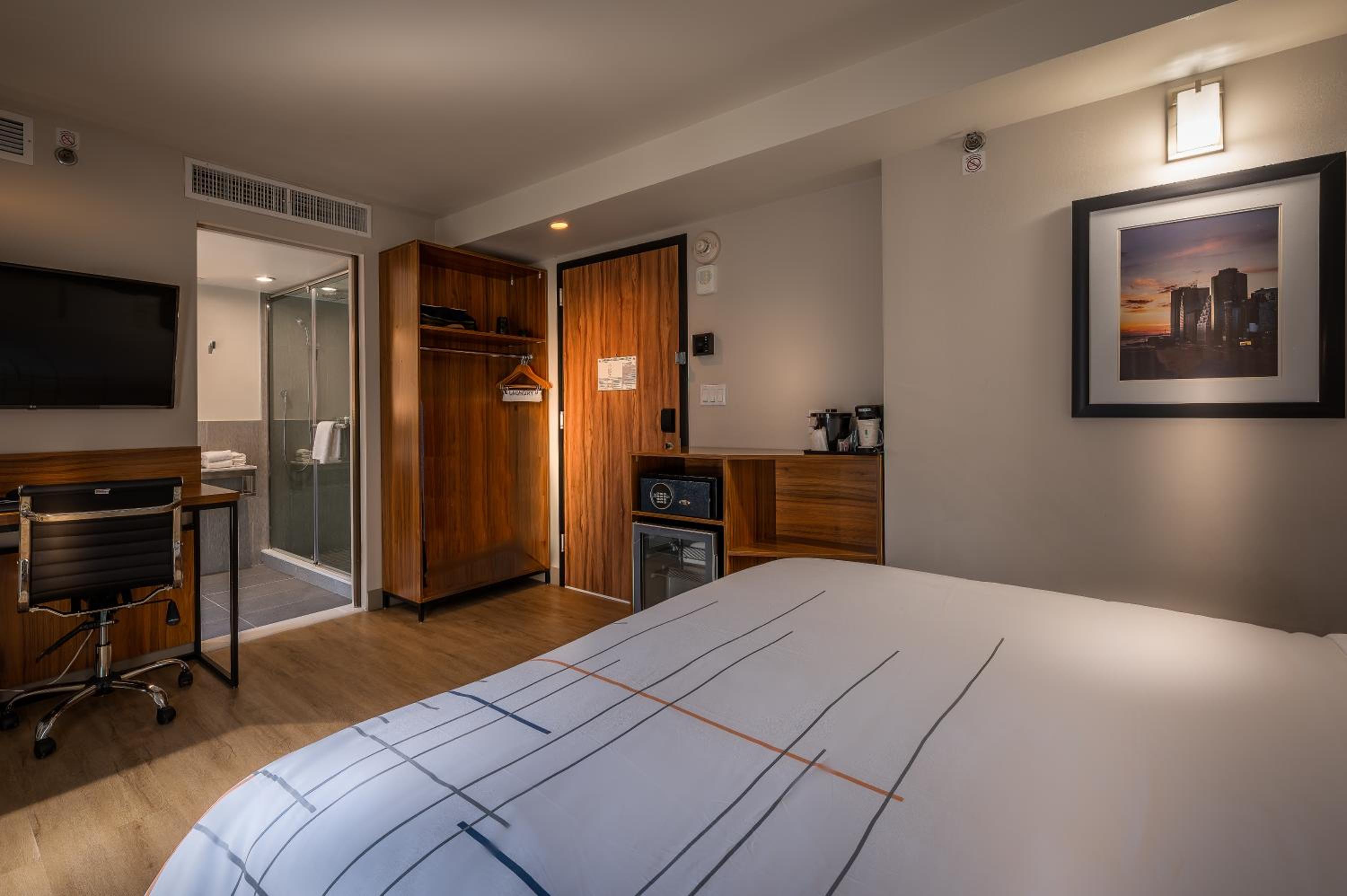1 King Bed, Premier Room, Non-Smoking
