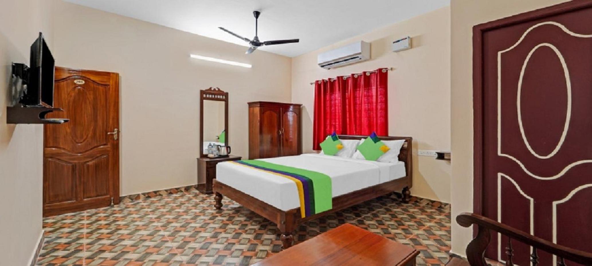 Deluxe Double Room (2 Adults + 1 Child) photo 1