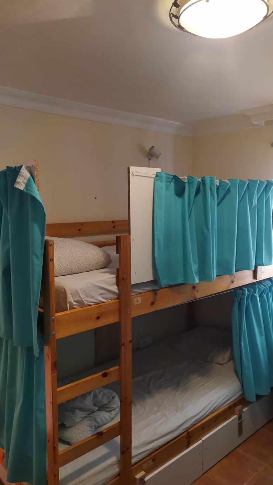 Litera en habitación compartida de mujeres
