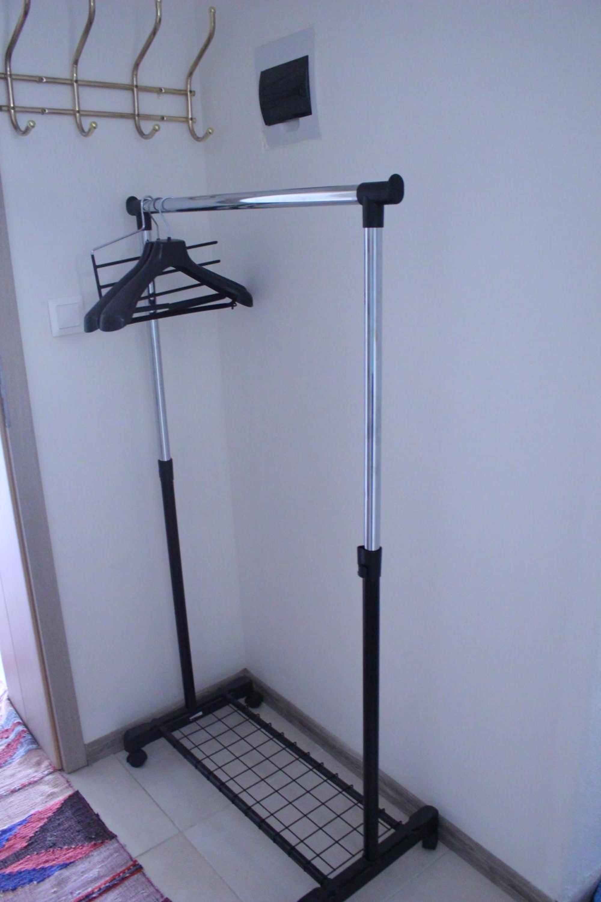 One-Bedroom Apartment - Photo 6