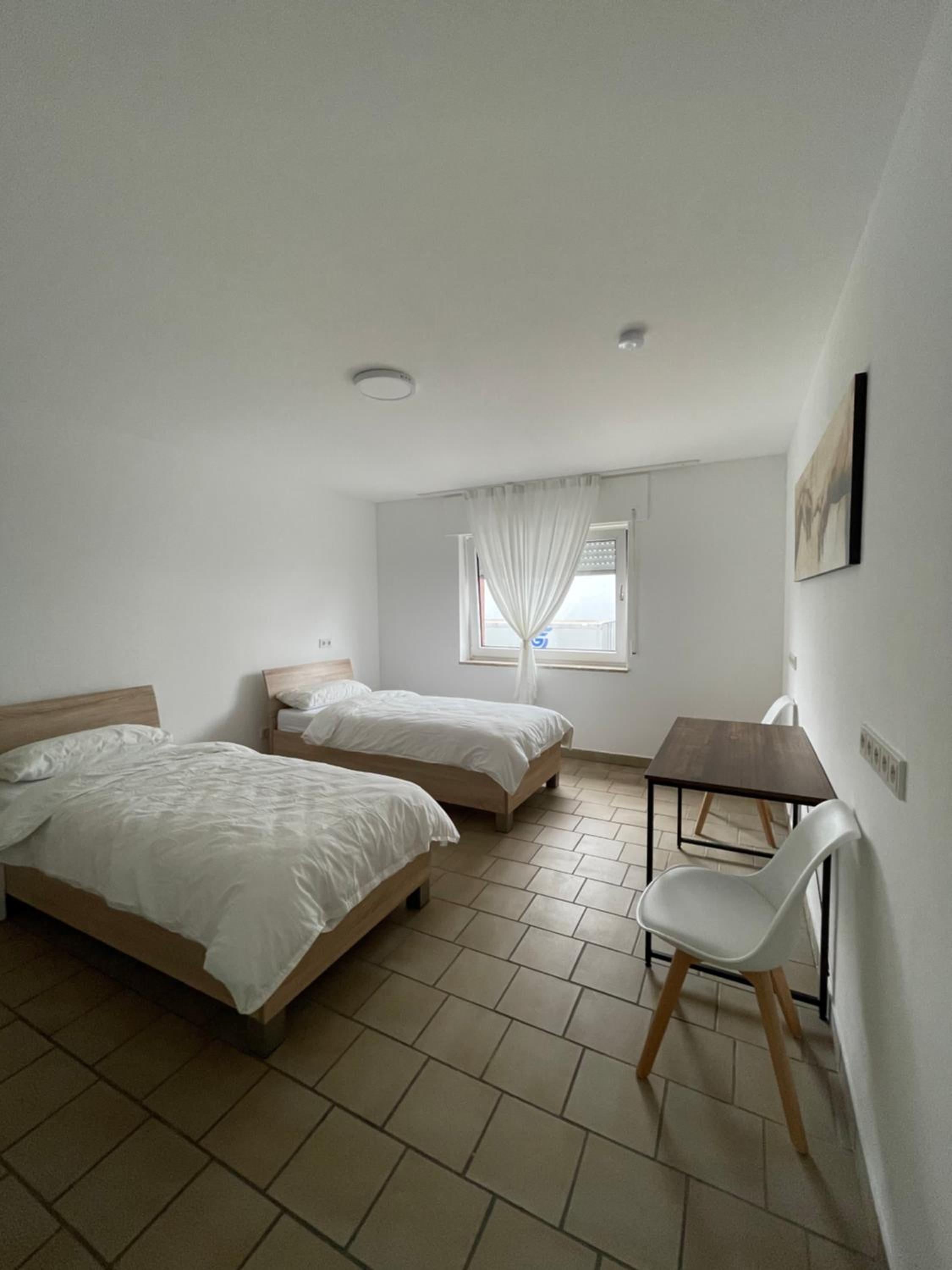 Twin Room - Photo 6